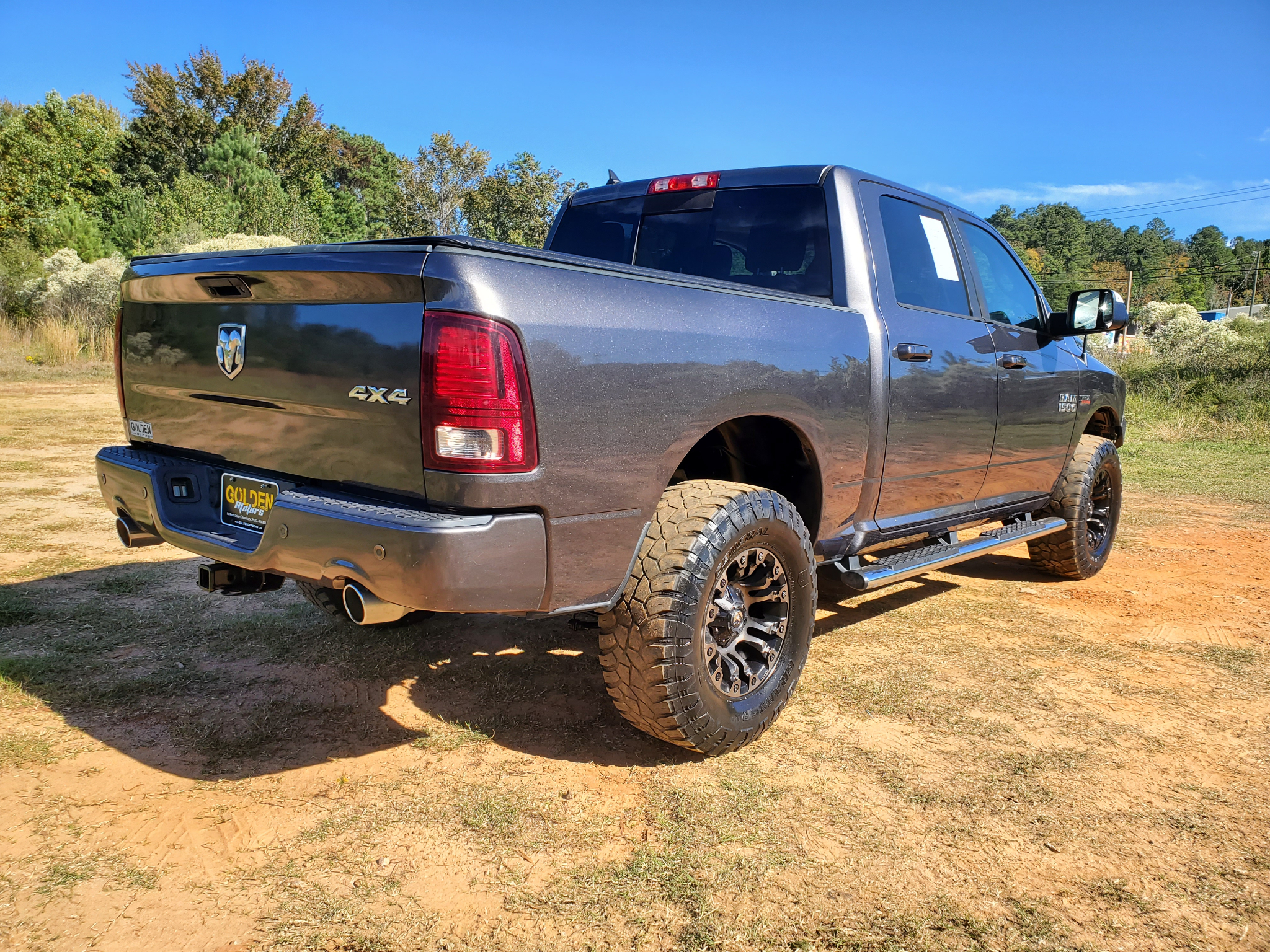 RAM 1500 4WD Crew Cab 140.5" Sport 2016