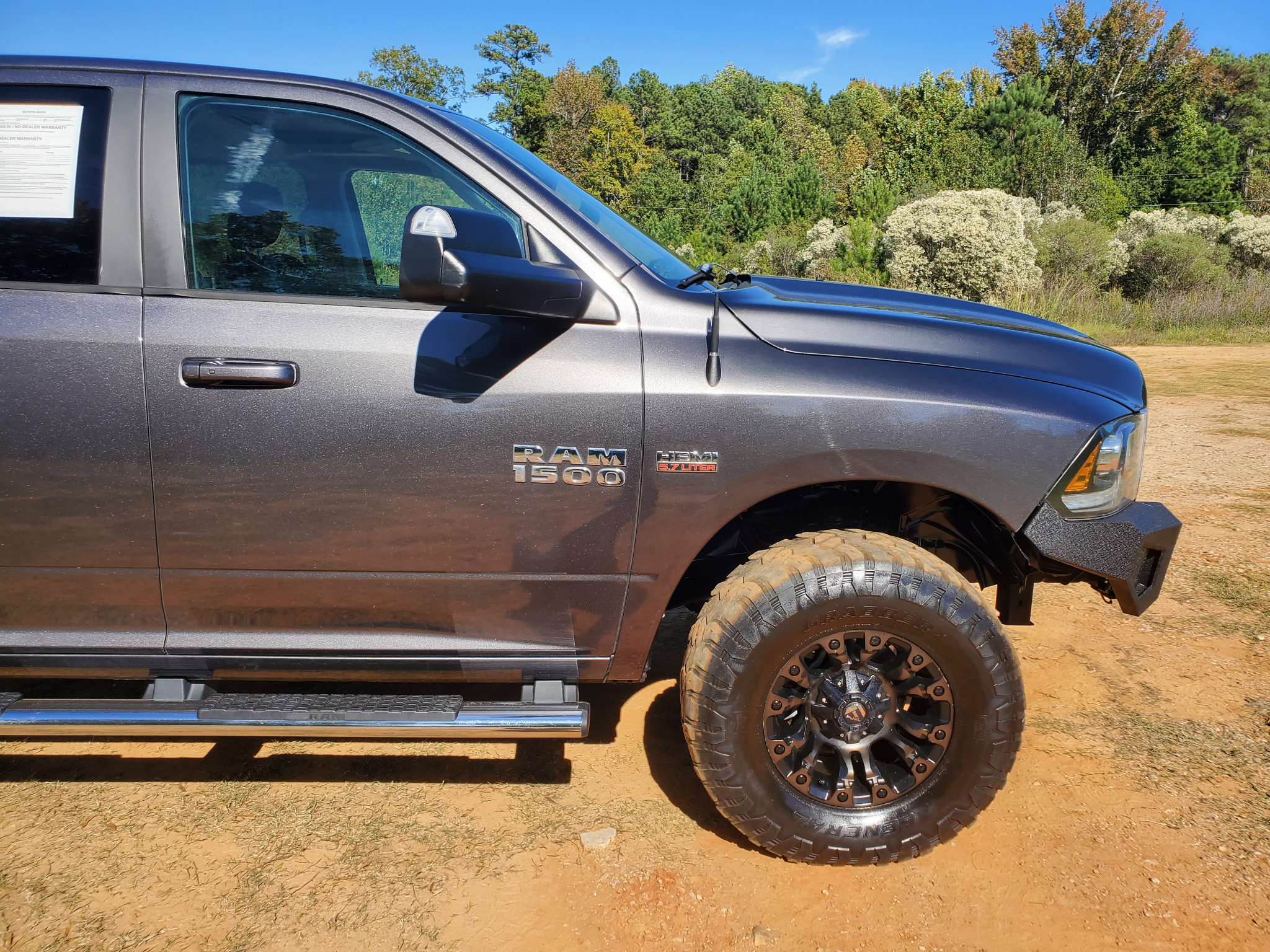 RAM 1500 4WD Crew Cab 140.5" Sport 2016
