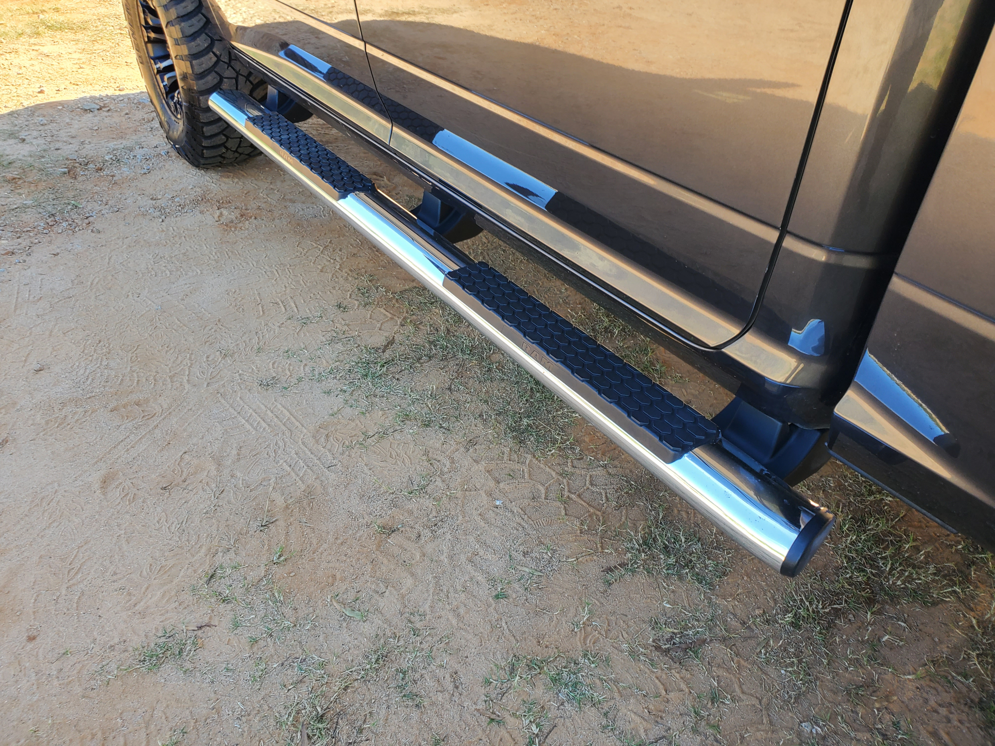 RAM 1500 4WD Crew Cab 140.5" Sport 2016