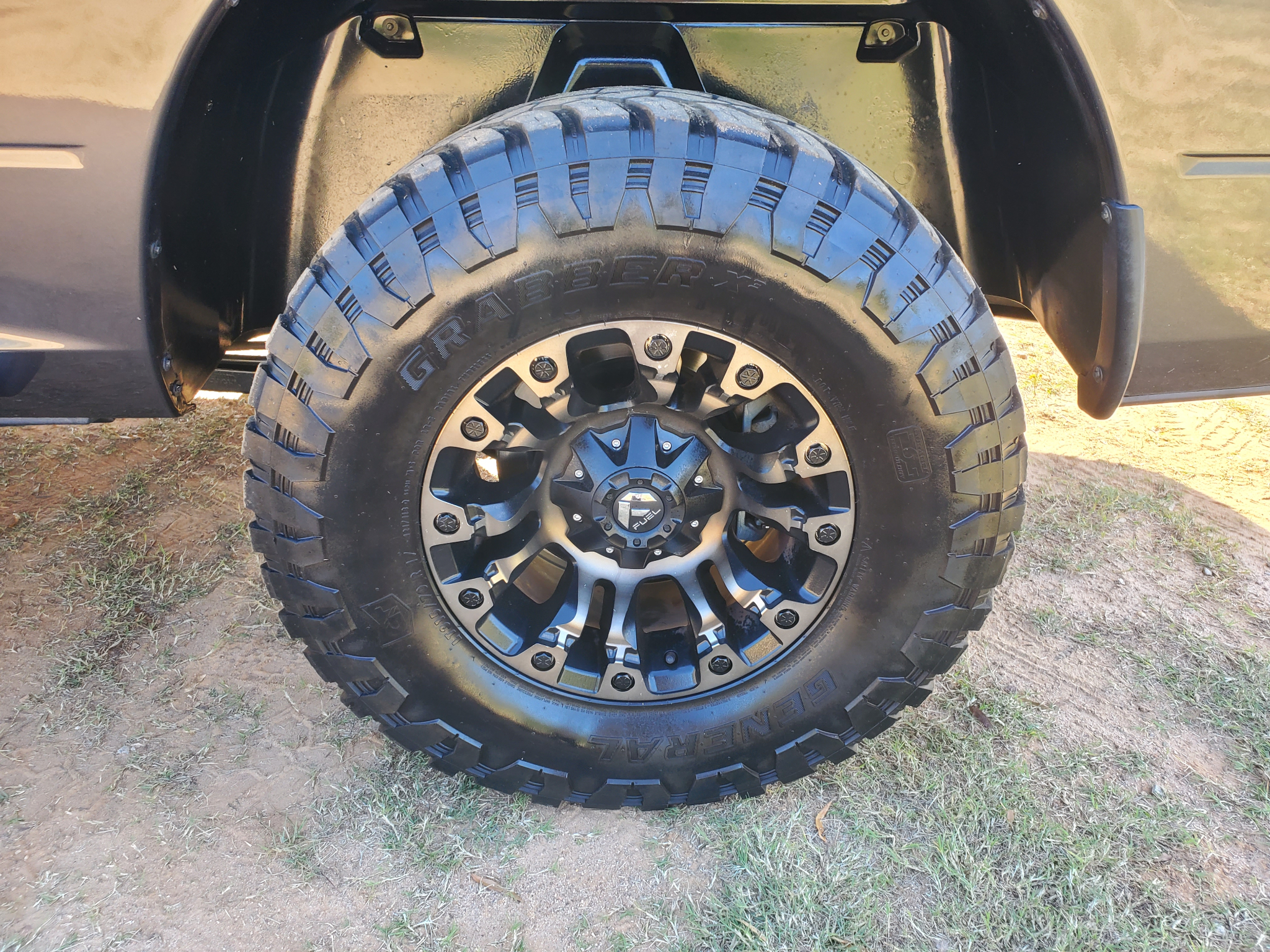 RAM 1500 4WD Crew Cab 140.5" Sport 2016