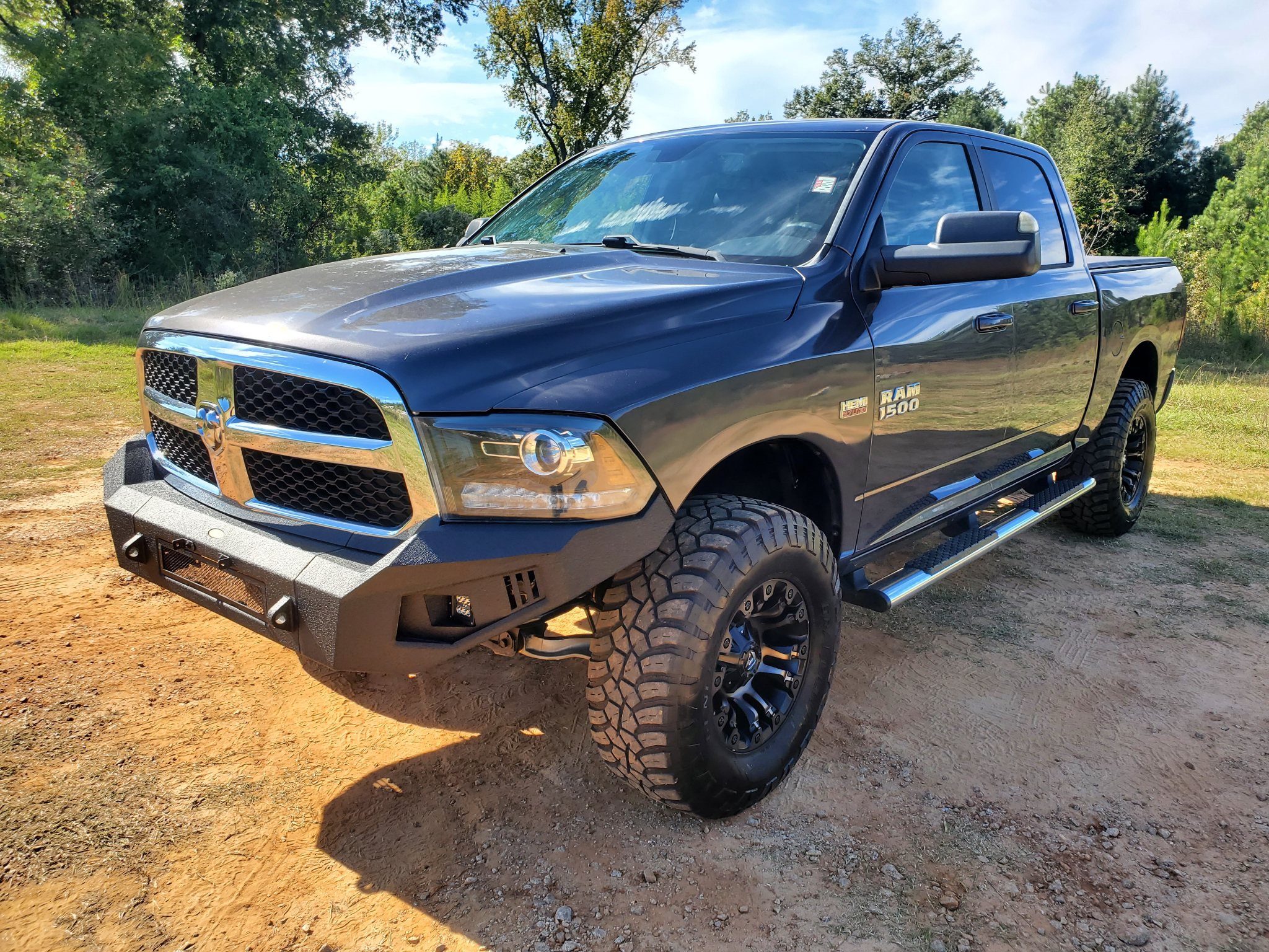 RAM 1500 4WD Crew Cab 140.5" Sport 2016