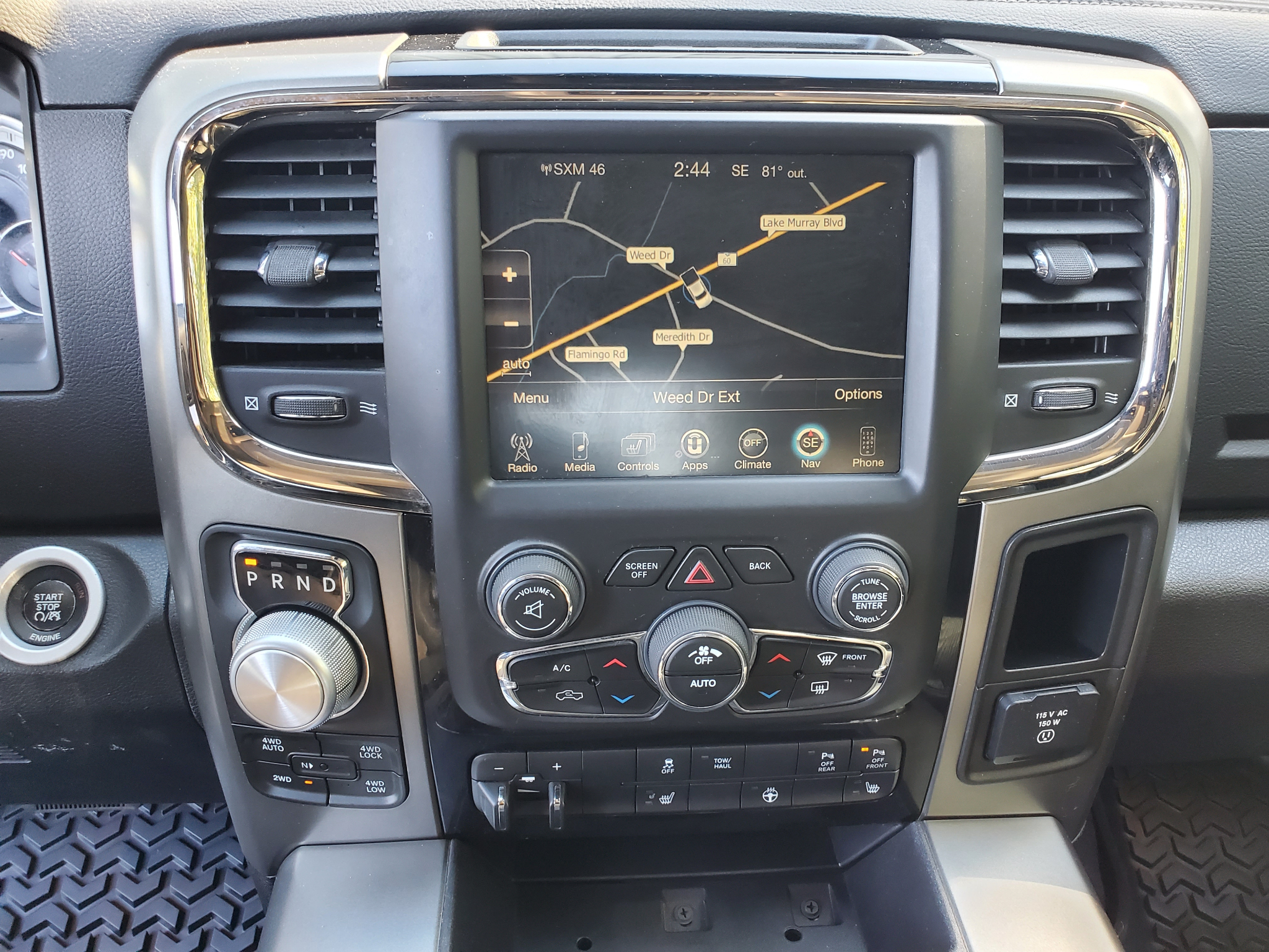 RAM 1500 4WD Crew Cab 140.5" Sport 2016