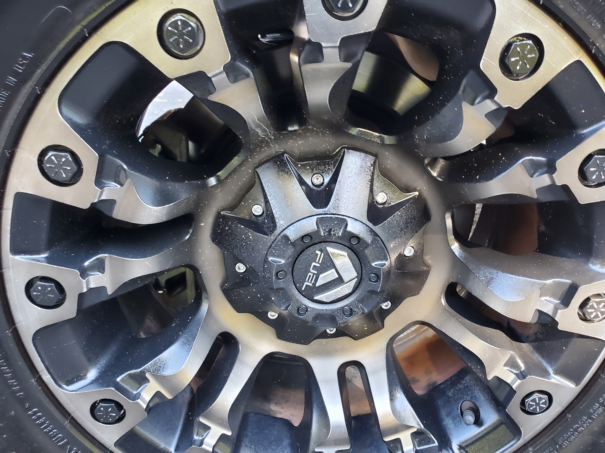 RAM 1500 4WD Crew Cab 140.5" Sport 2016