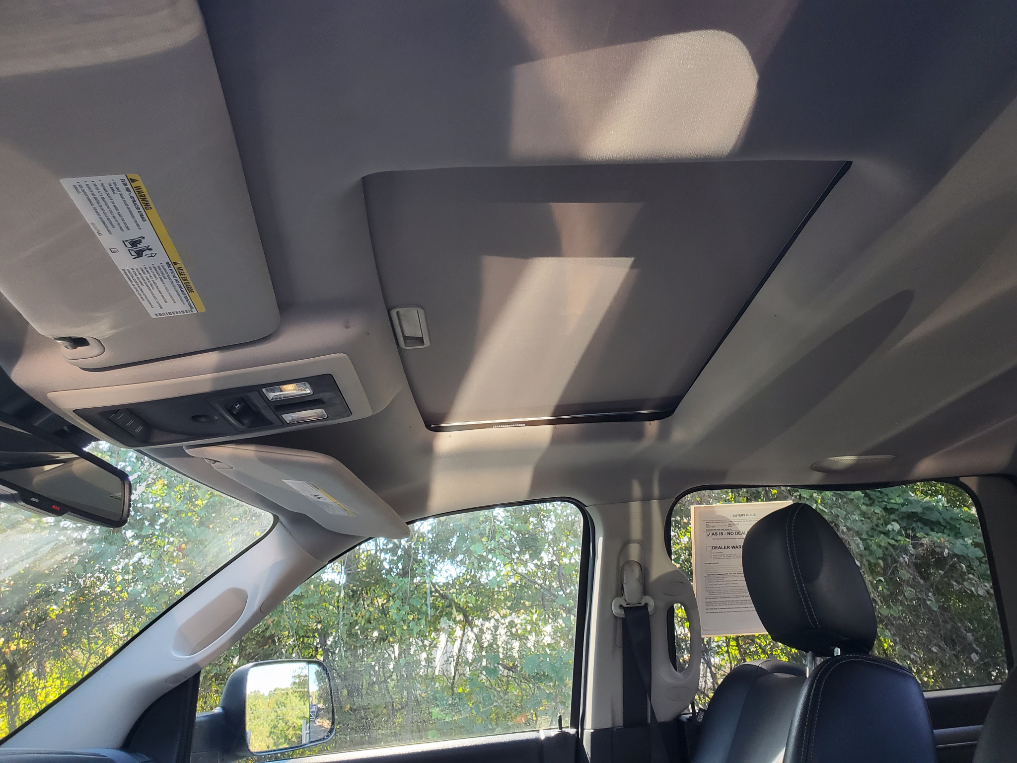 RAM 1500 4WD Crew Cab 140.5" Sport 2016