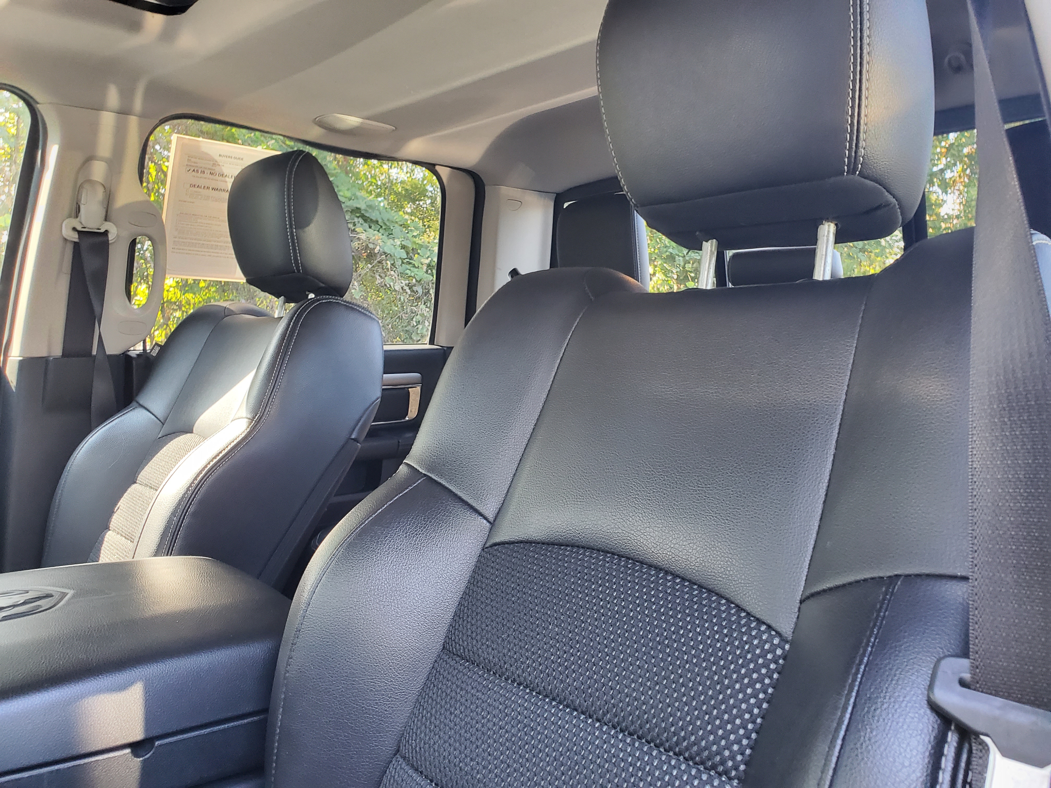 RAM 1500 4WD Crew Cab 140.5" Sport 2016