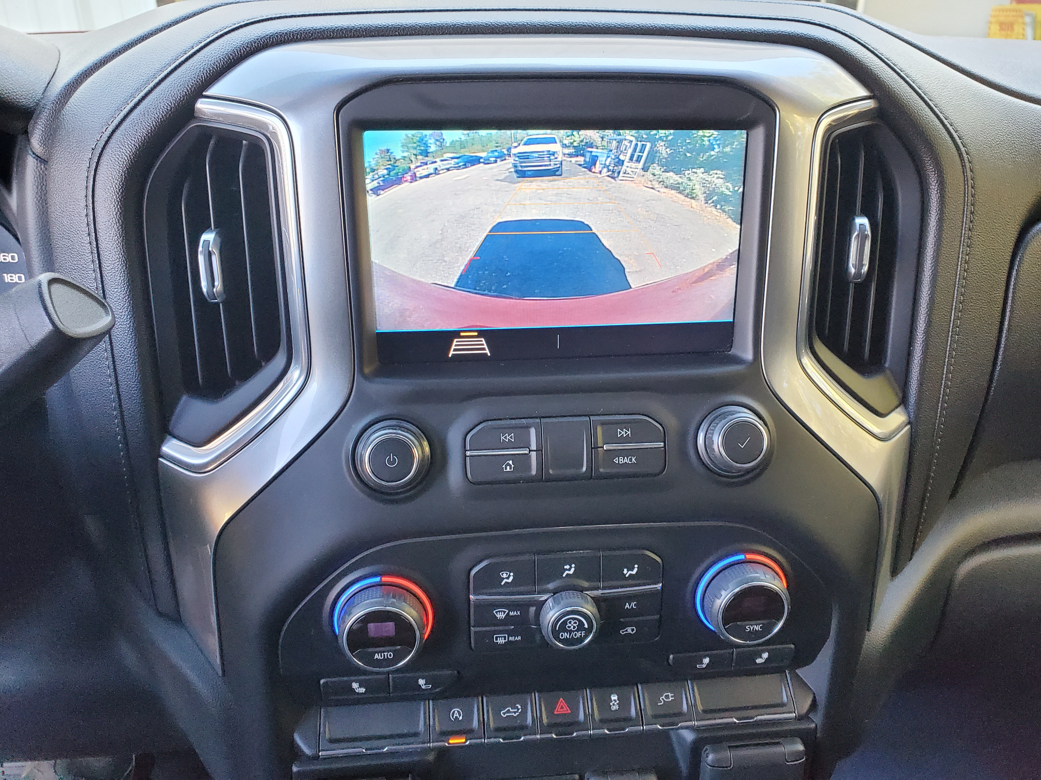 Chevrolet Silverado 1500 4WD Crew Cab 147" LT 2020