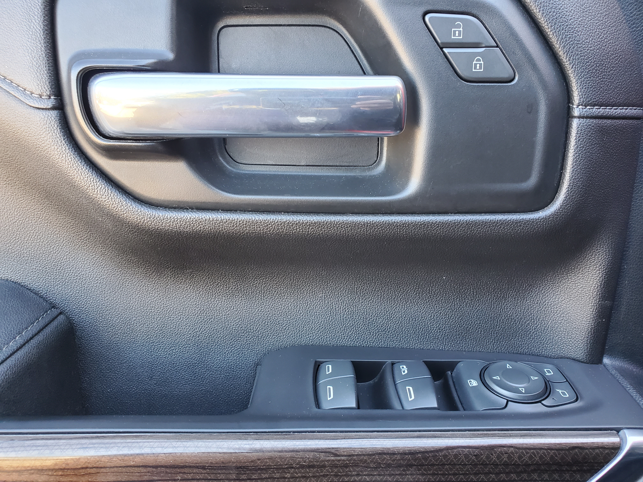 Chevrolet Silverado 1500 4WD Crew Cab 147" LT 2020