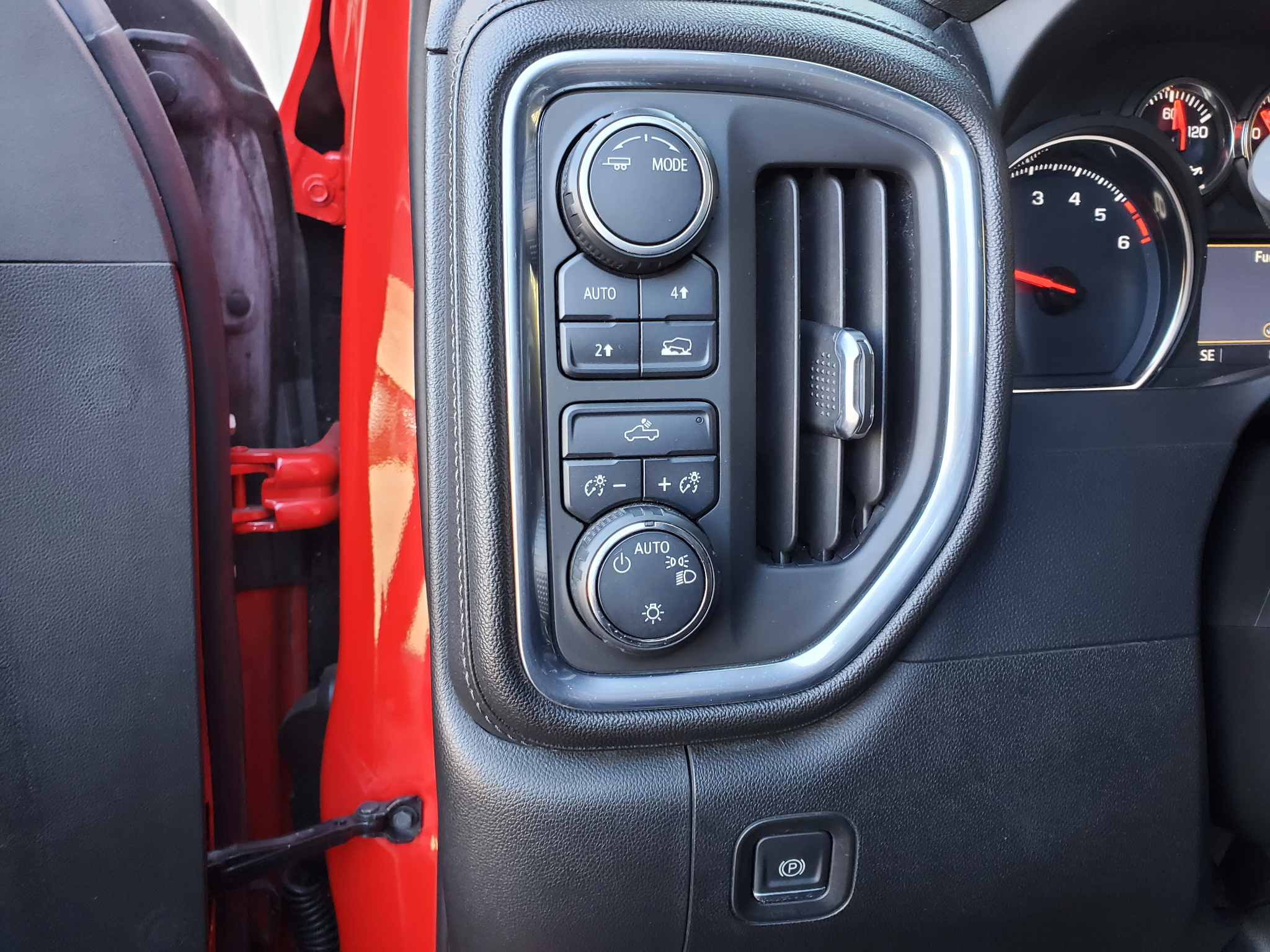 Chevrolet Silverado 1500 4WD Crew Cab 147" LT 2020