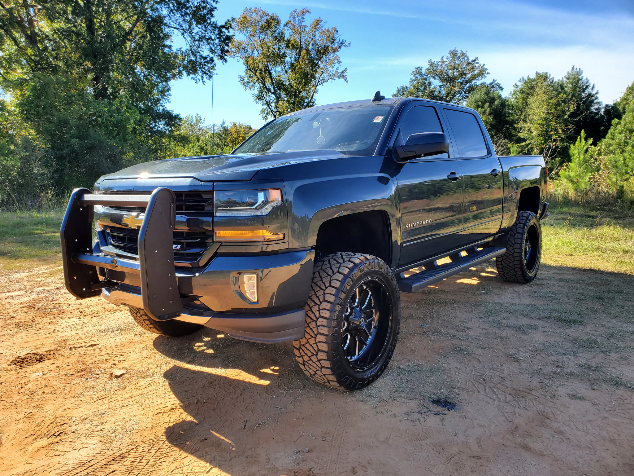 Chevrolet Silverado 1500 4WD Crew Cab 143.5" LT w/2LT 2017