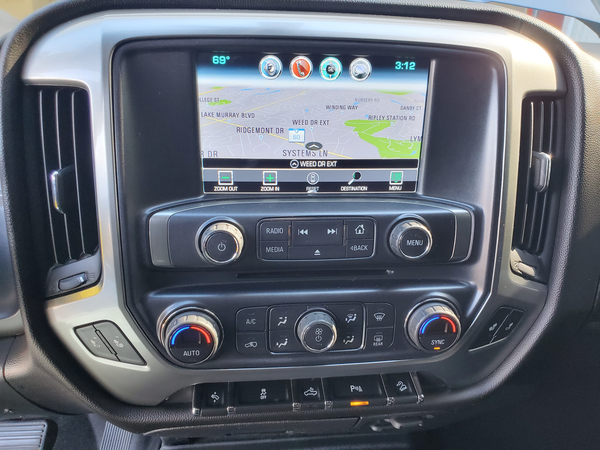 Chevrolet Silverado 1500 4WD Crew Cab 143.5" LT w/2LT 2017