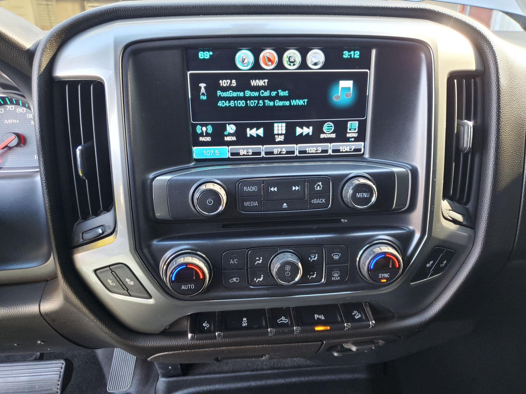 Chevrolet Silverado 1500 4WD Crew Cab 143.5" LT w/2LT 2017