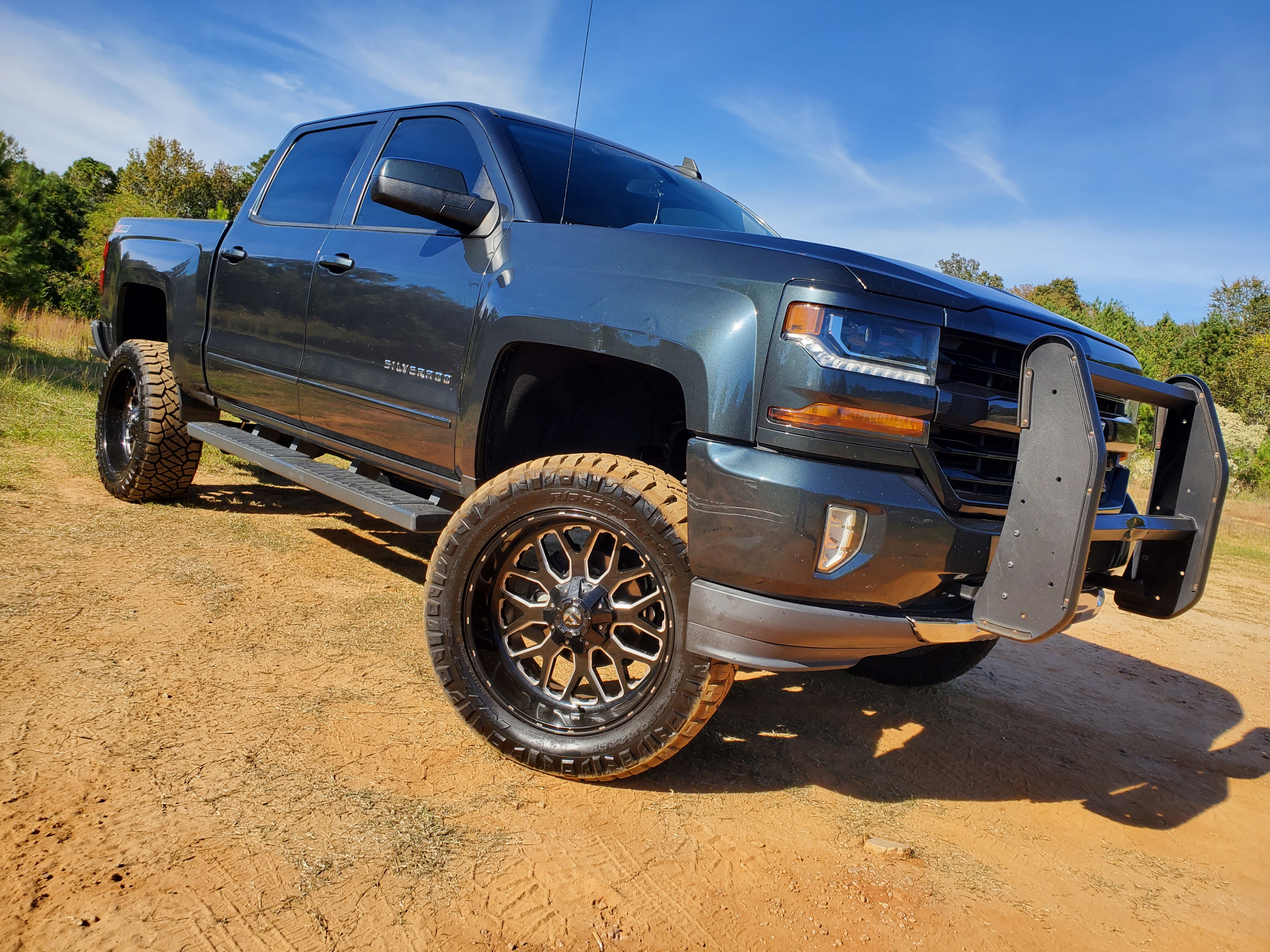 Chevrolet Silverado 1500 4WD Crew Cab 143.5" LT w/2LT 2017