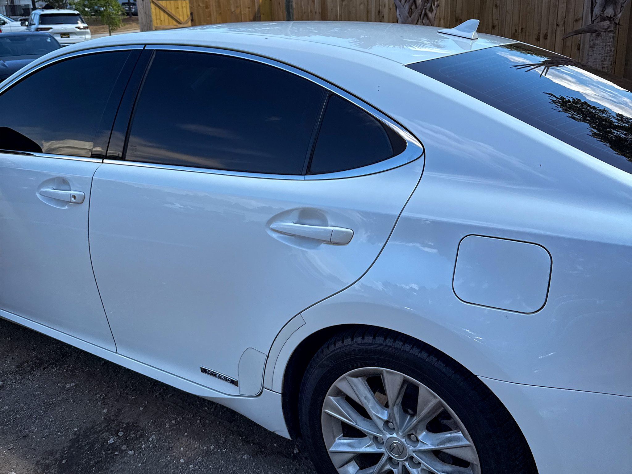 Lexus ES 300h 4dr Sdn Hybrid 2013