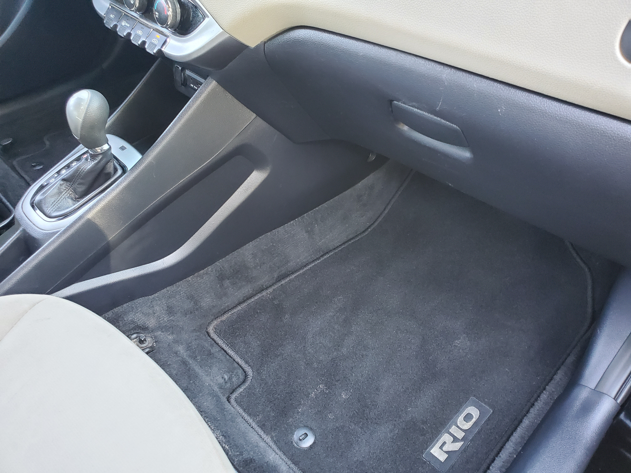 Kia Rio 5dr HB Auto LX 2013