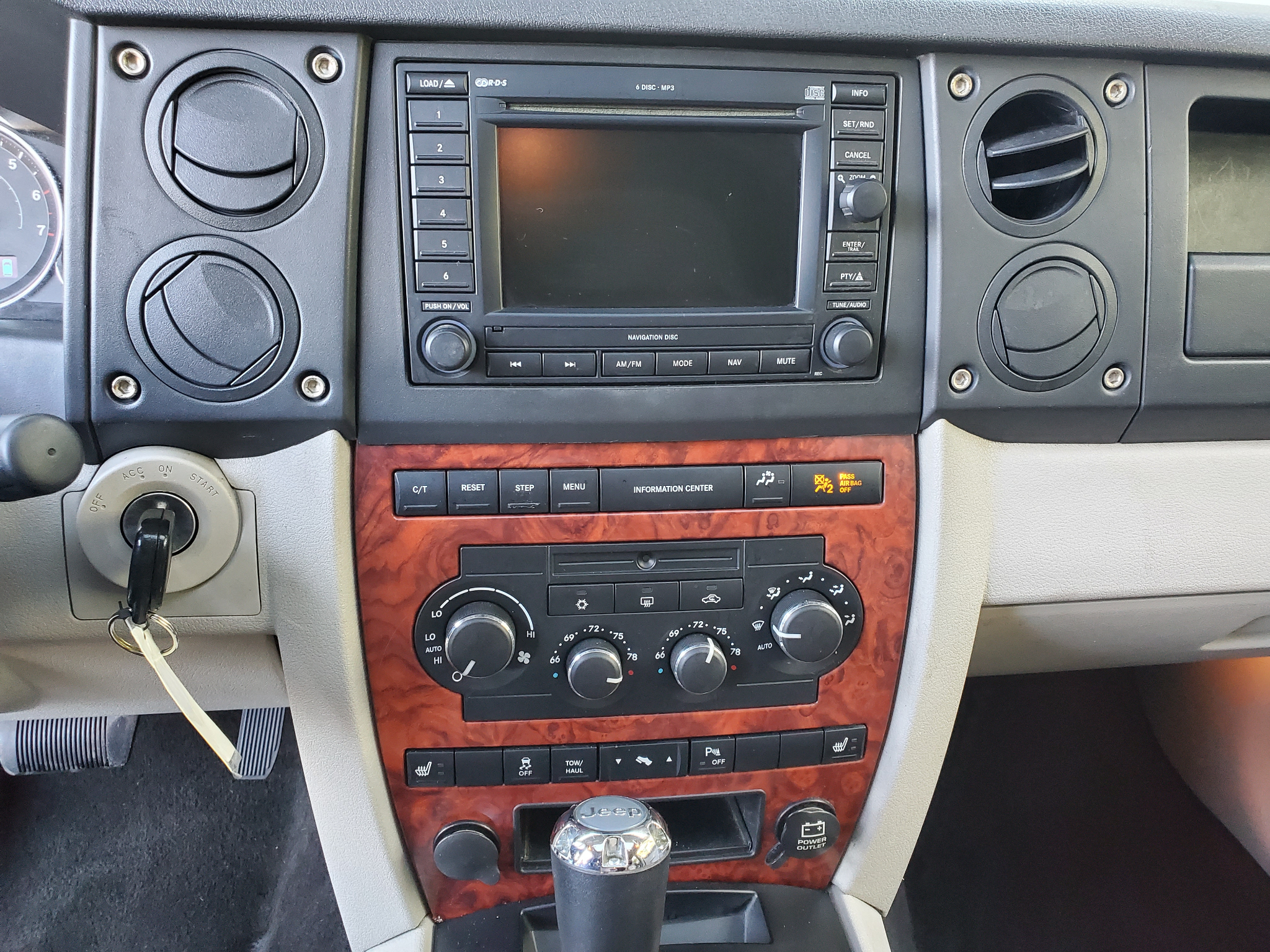 Jeep Commander  2006