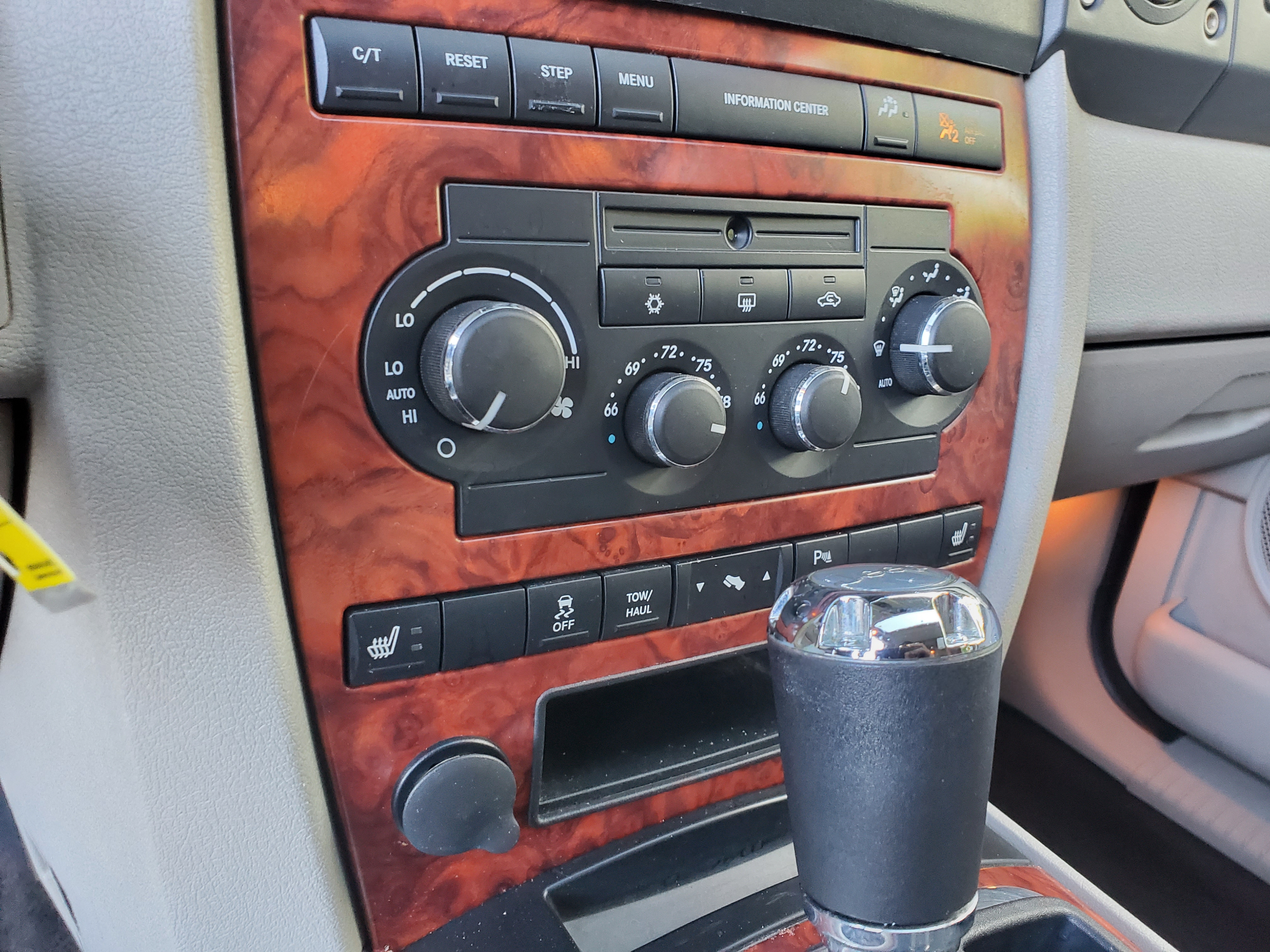 Jeep Commander  2006