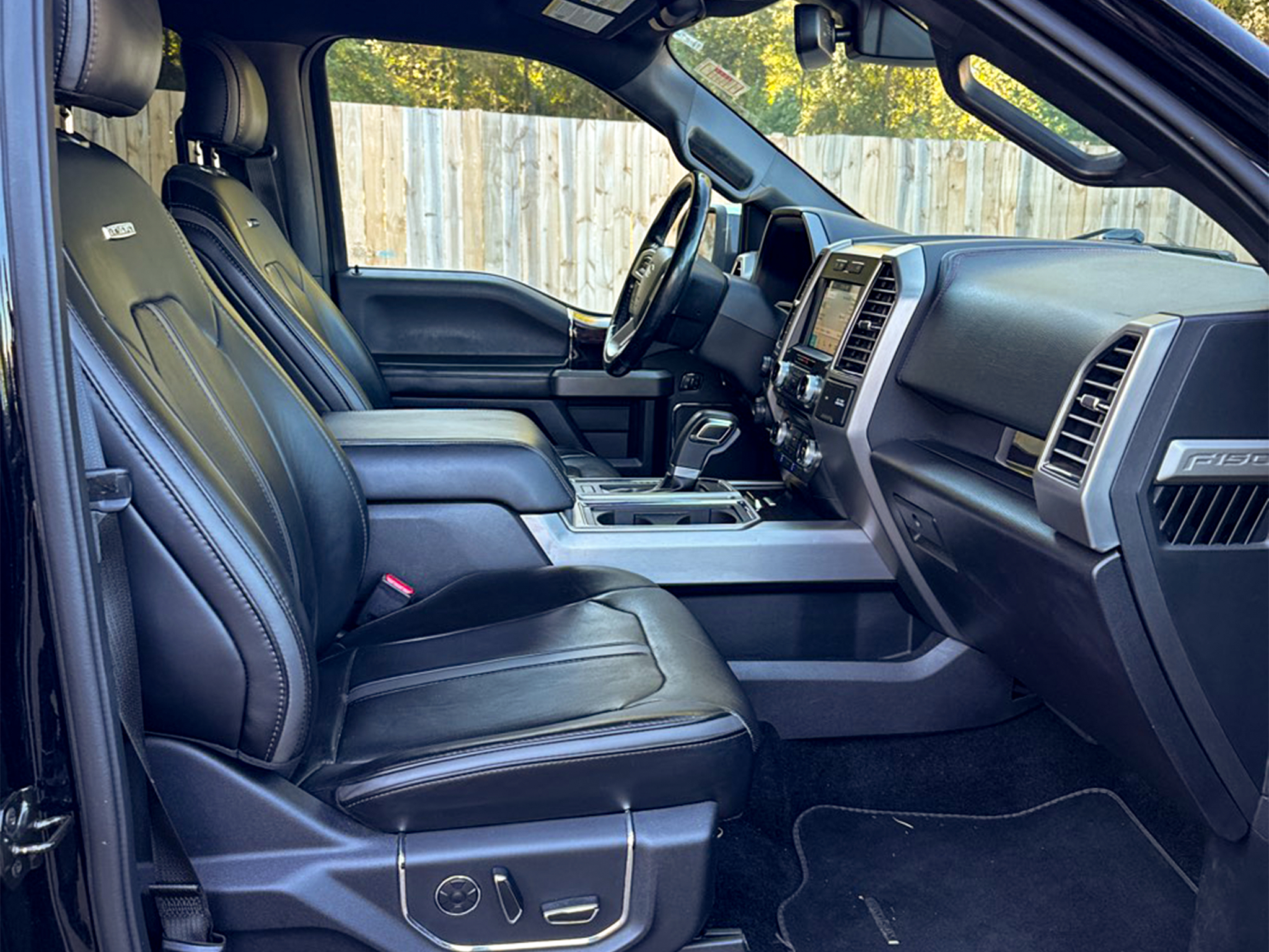 Ford F-150 Platinum 4WD SuperCrew 5.5' Box 2017