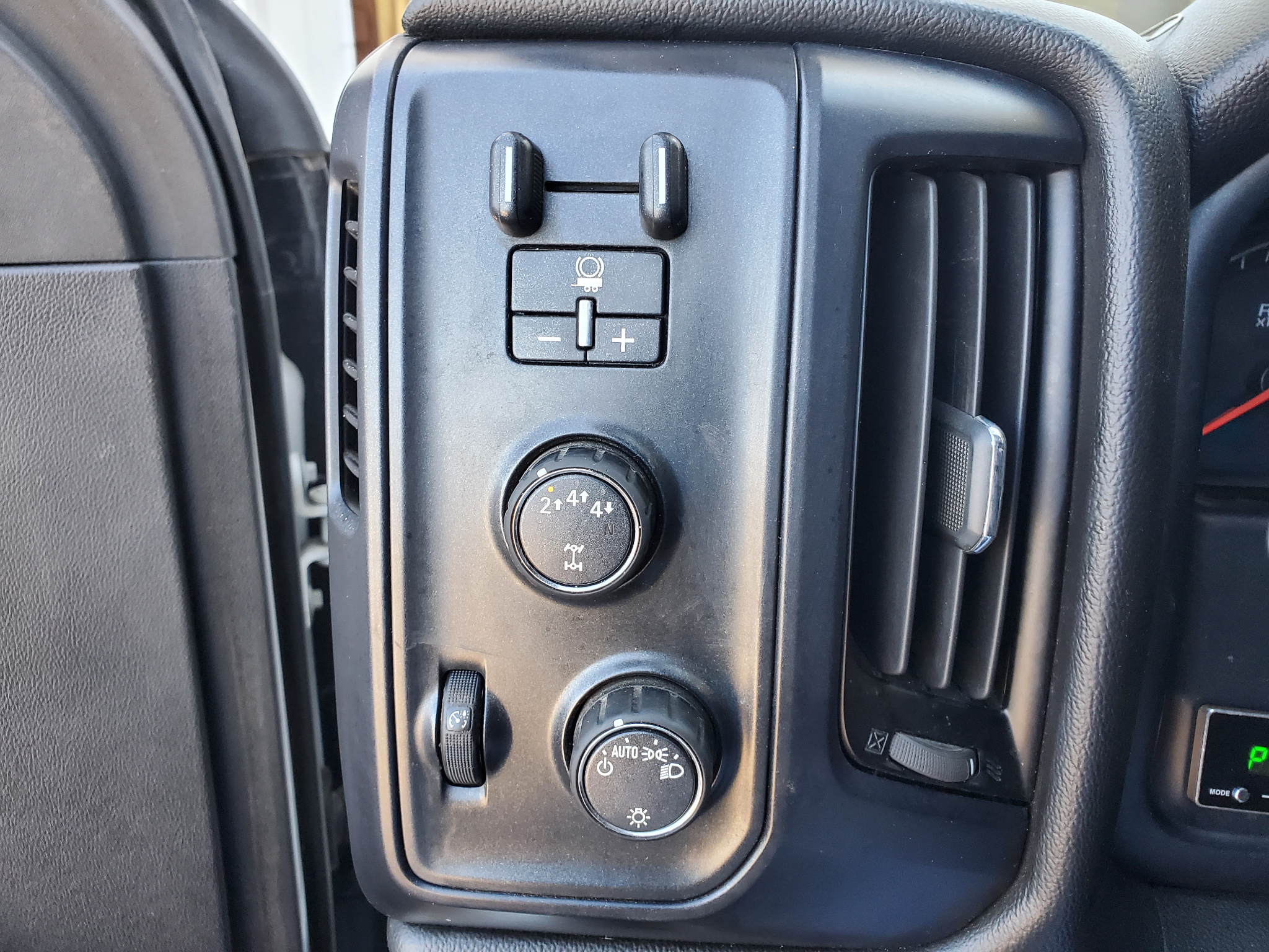 Chevrolet Silverado 2500HD 4WD Double Cab 144.2" Work Truck 2018