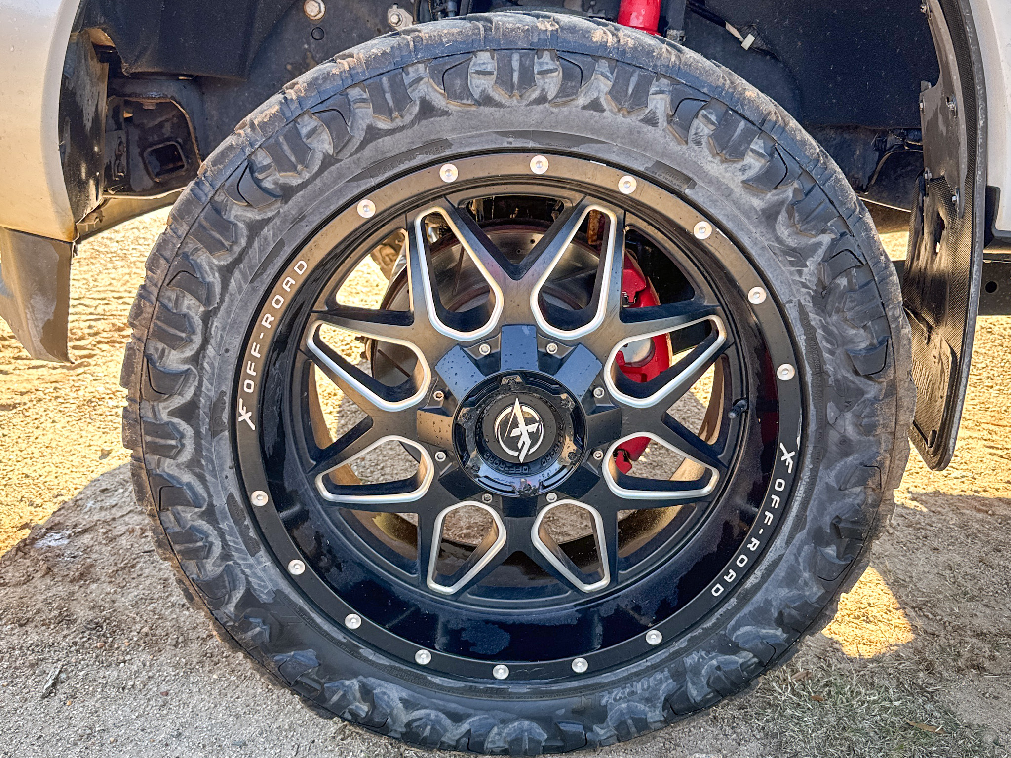 Ford Super Duty F-350 SRW Platinum 4WD Crew Cab 8' Box 2017