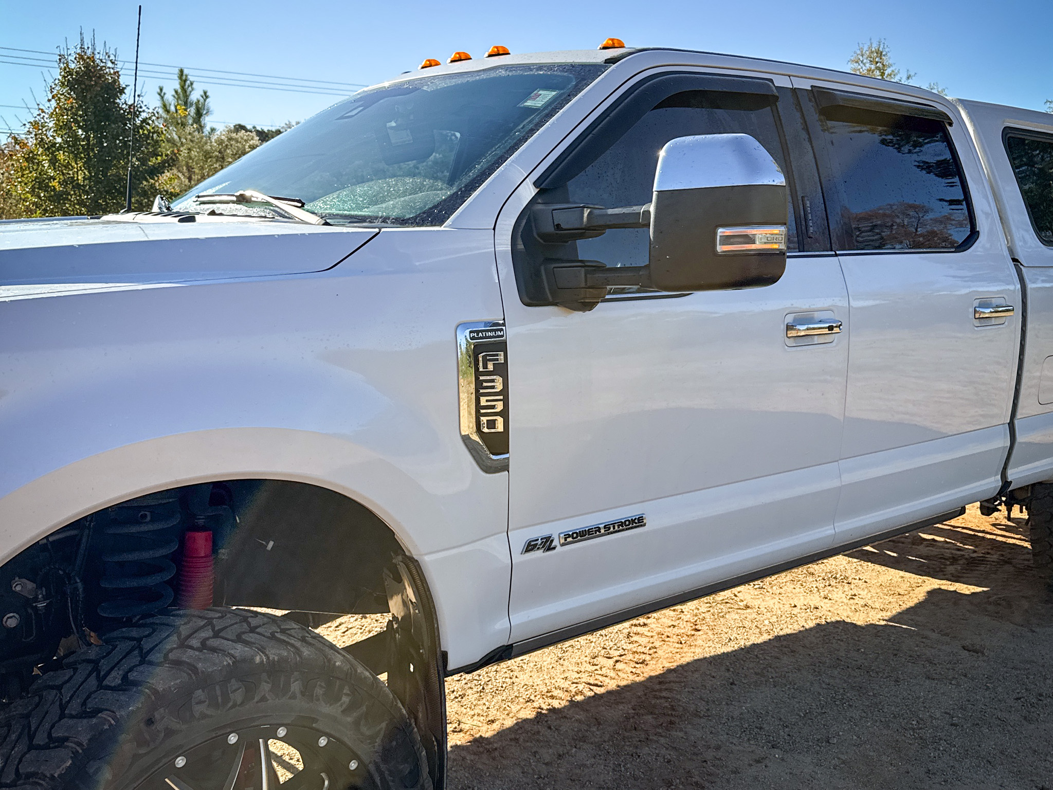 Ford Super Duty F-350 SRW Platinum 4WD Crew Cab 8' Box 2017