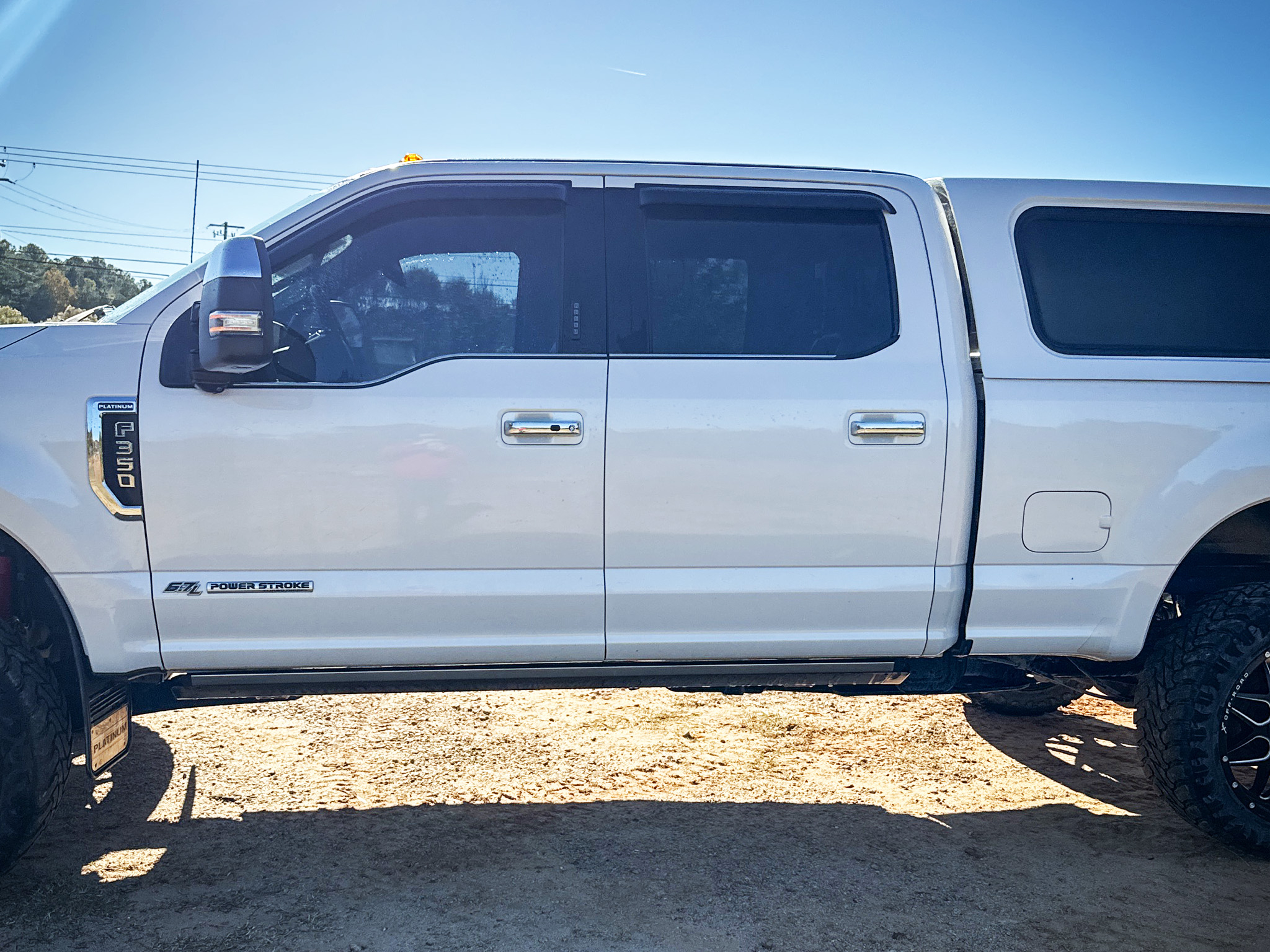 Ford Super Duty F-350 SRW Platinum 4WD Crew Cab 8' Box 2017