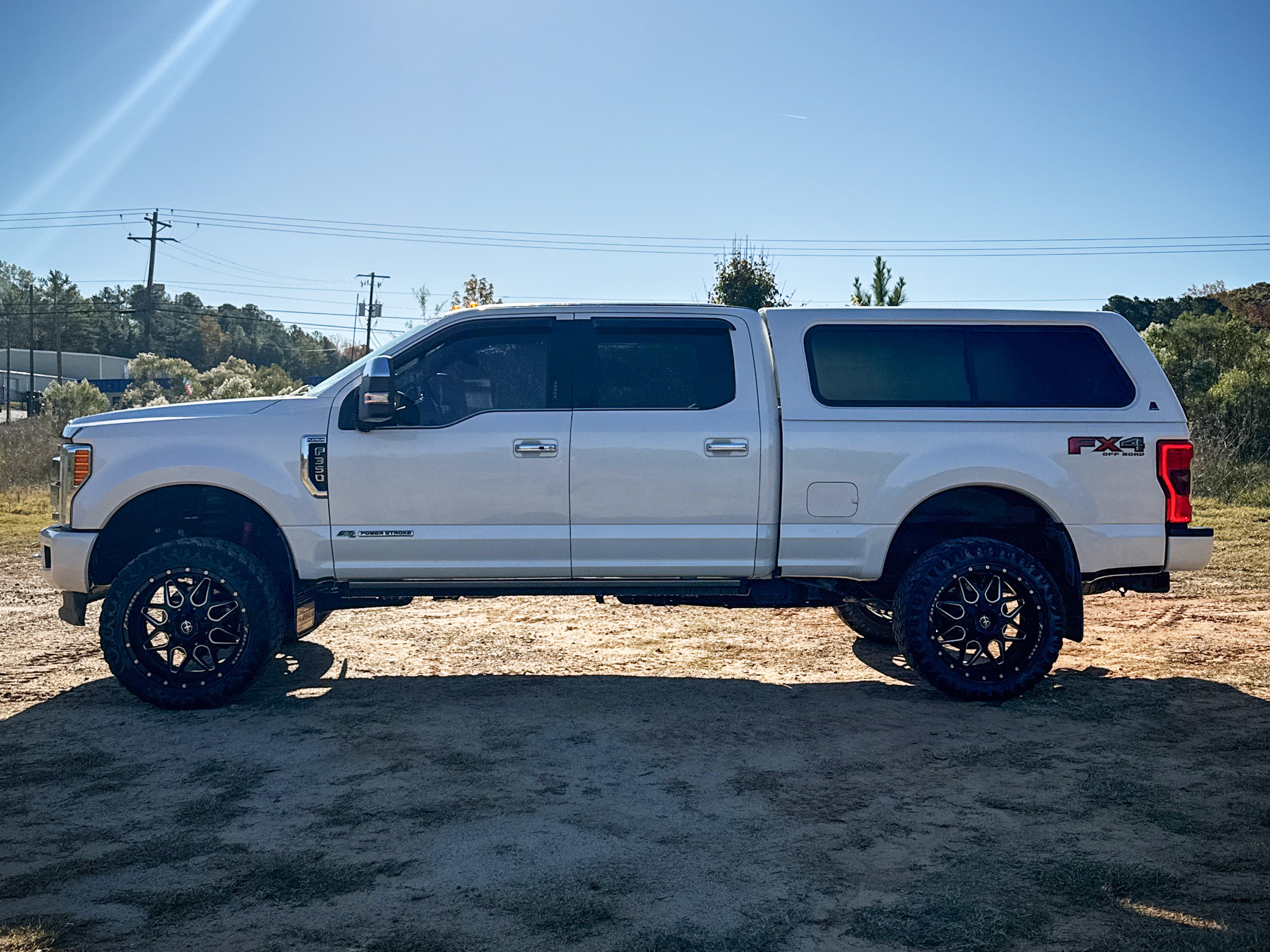 Ford Super Duty F-350 SRW Platinum 4WD Crew Cab 8' Box 2017