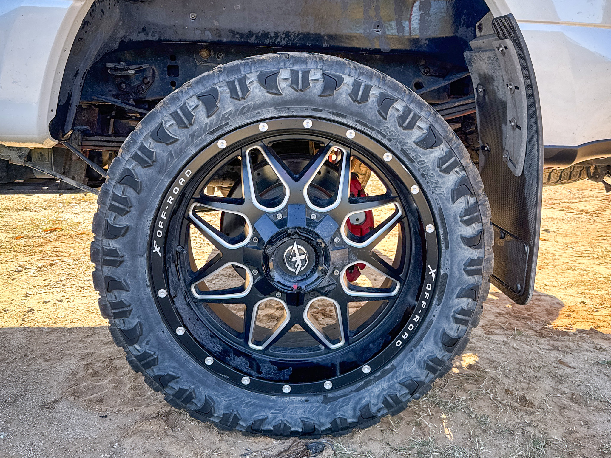 Ford Super Duty F-350 SRW Platinum 4WD Crew Cab 8' Box 2017