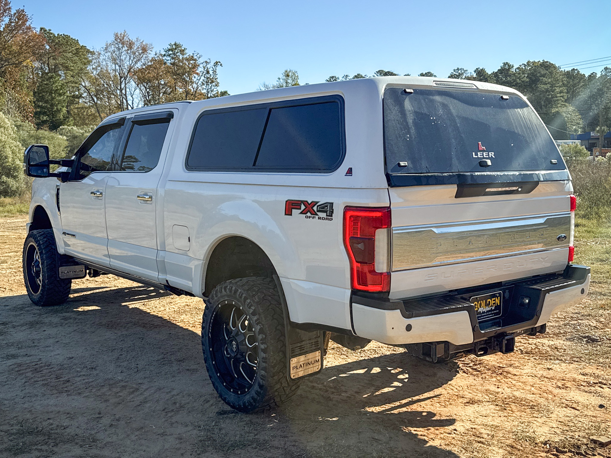 Ford Super Duty F-350 SRW Platinum 4WD Crew Cab 8' Box 2017