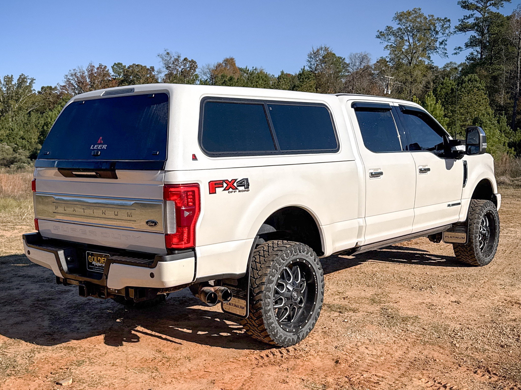 Ford Super Duty F-350 SRW Platinum 4WD Crew Cab 8' Box 2017