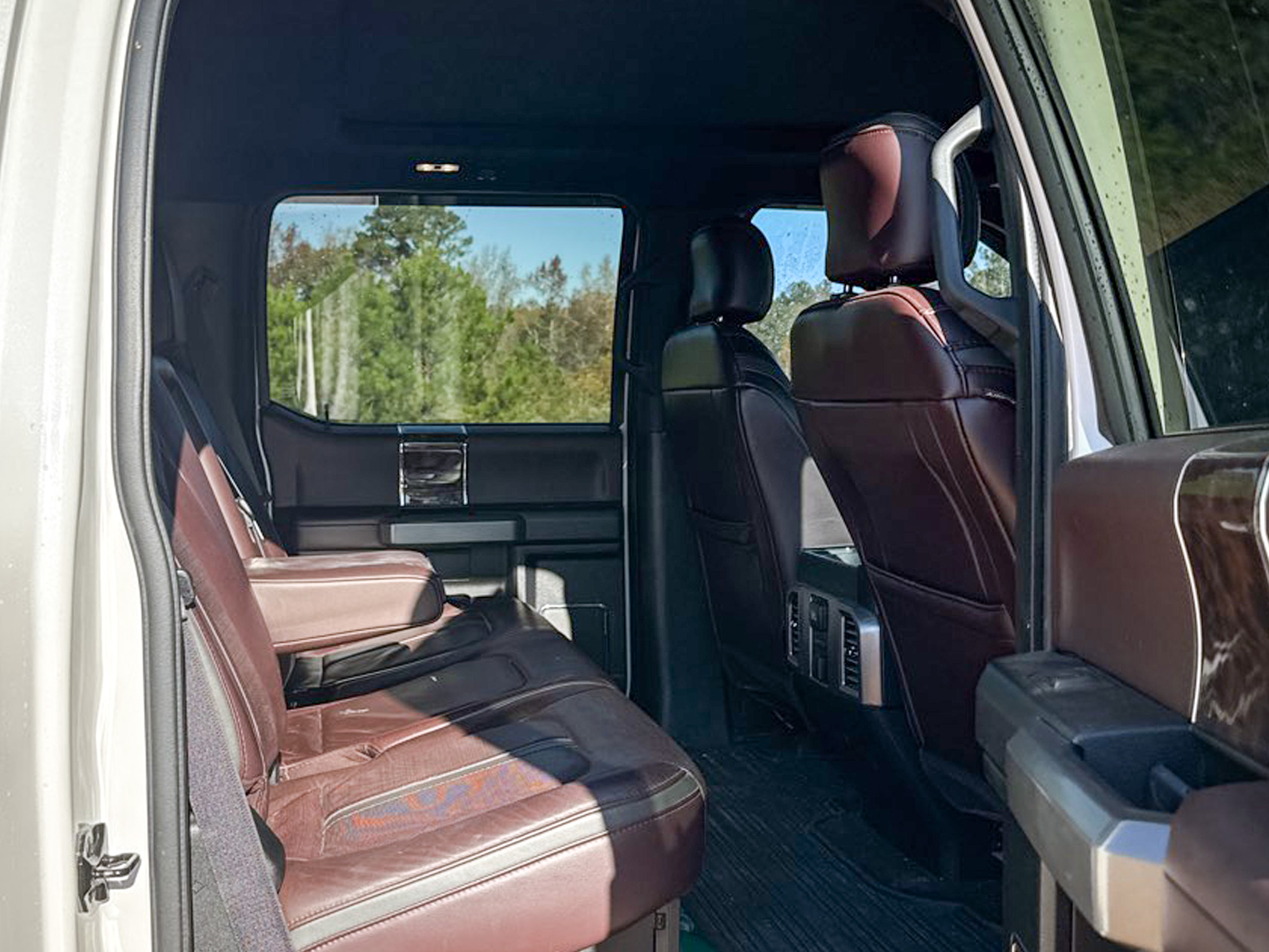 Ford Super Duty F-350 SRW Platinum 4WD Crew Cab 8' Box 2017