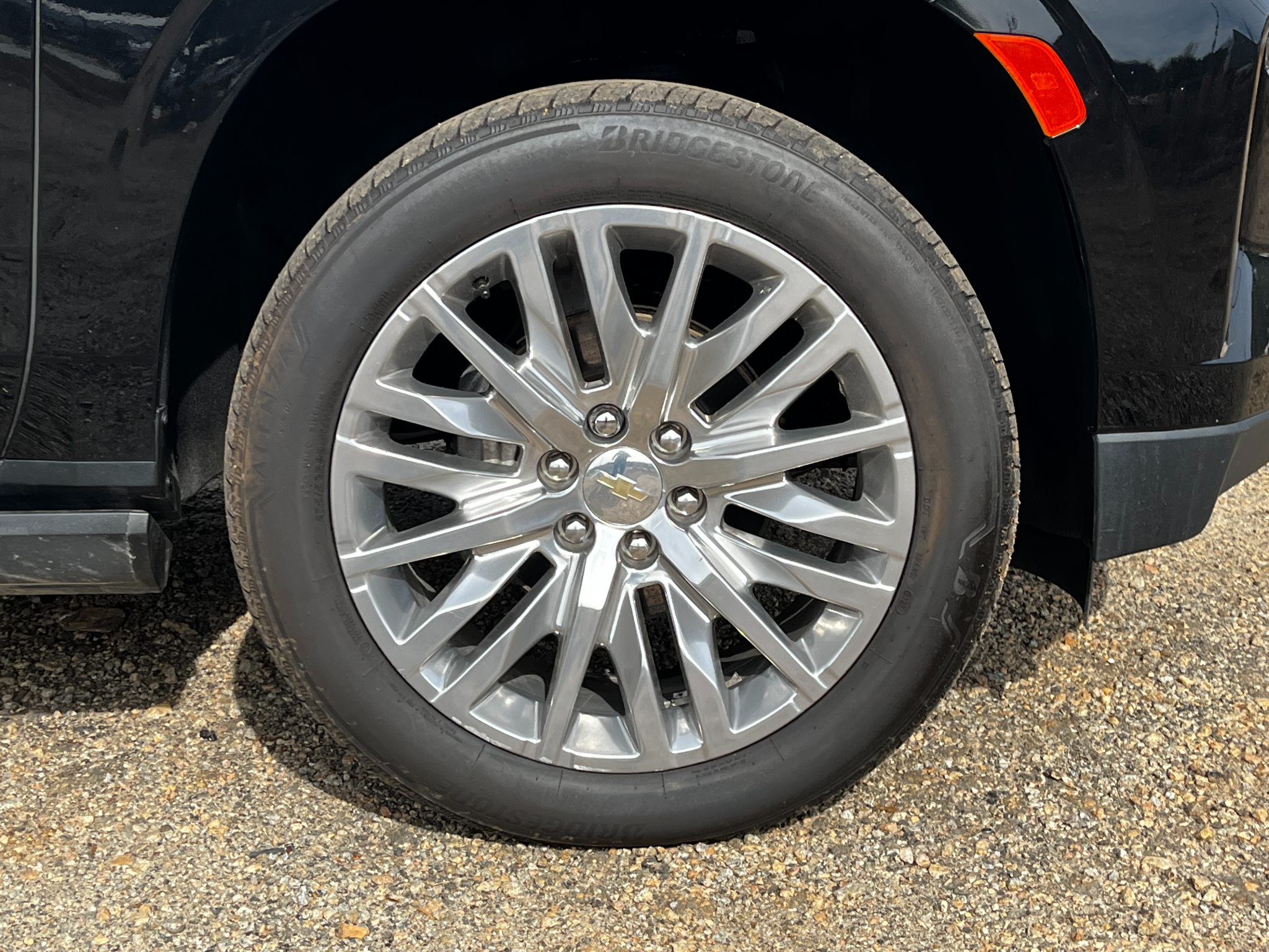 Chevrolet Suburban  2023