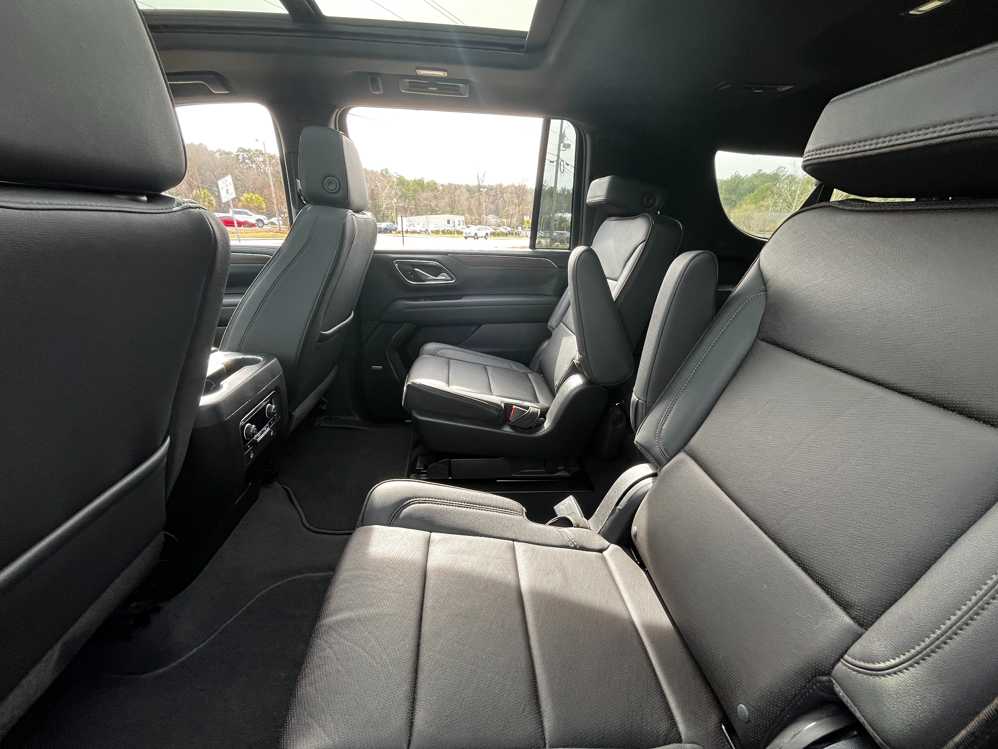 Chevrolet Suburban  2023