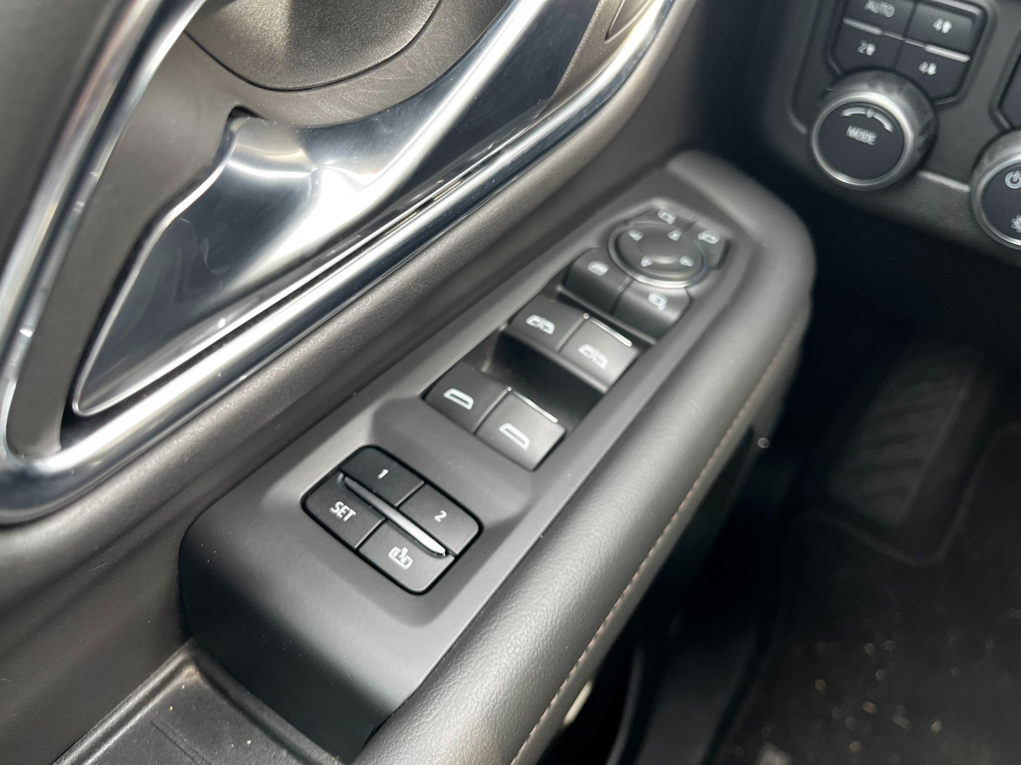 Chevrolet Suburban  2023