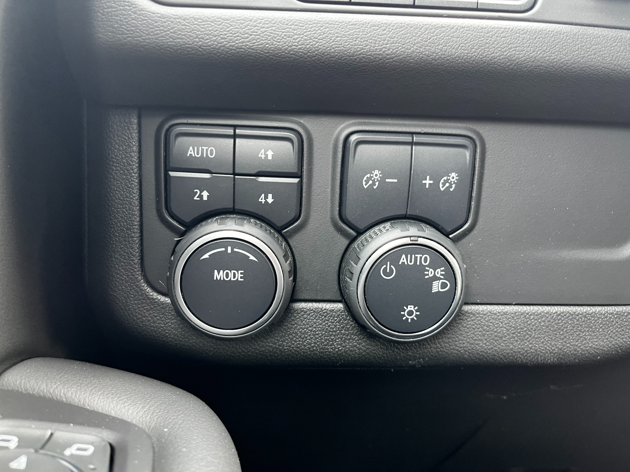 Chevrolet Suburban  2023