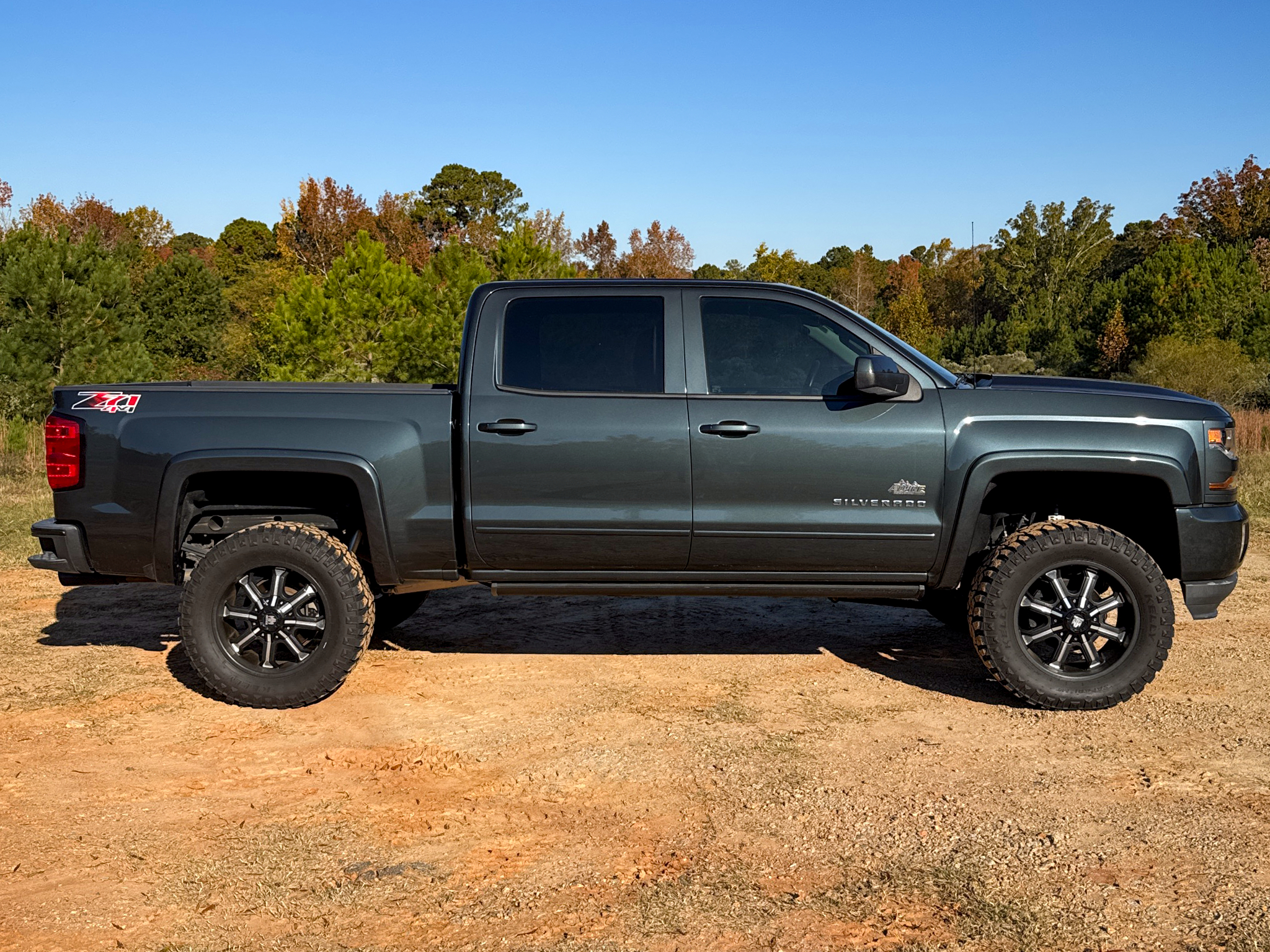 Chevrolet Silverado 1500 4WD Crew Cab 143.5" LT w/2LT 2018