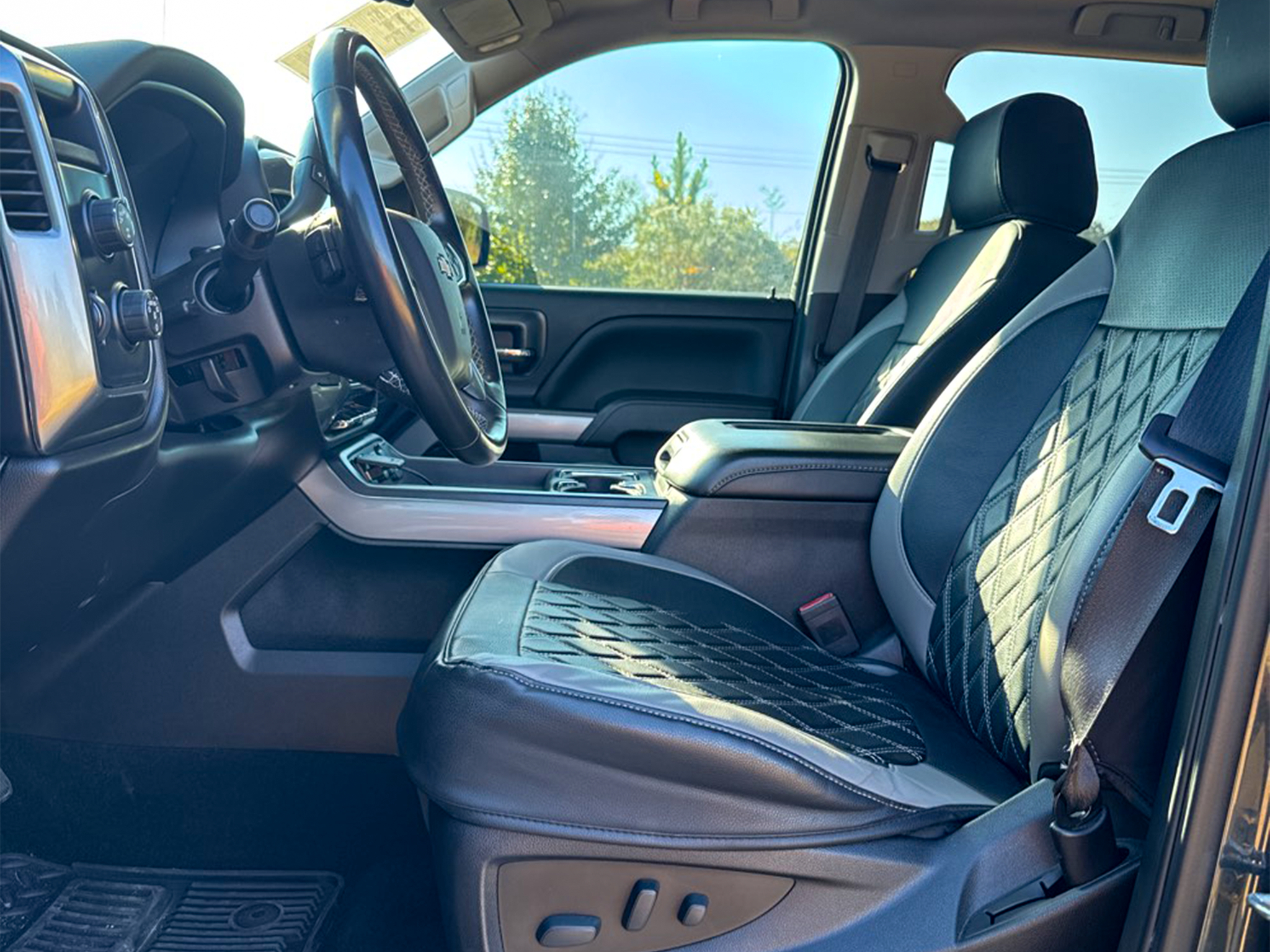 Chevrolet Silverado 1500 4WD Crew Cab 143.5" LT w/2LT 2018