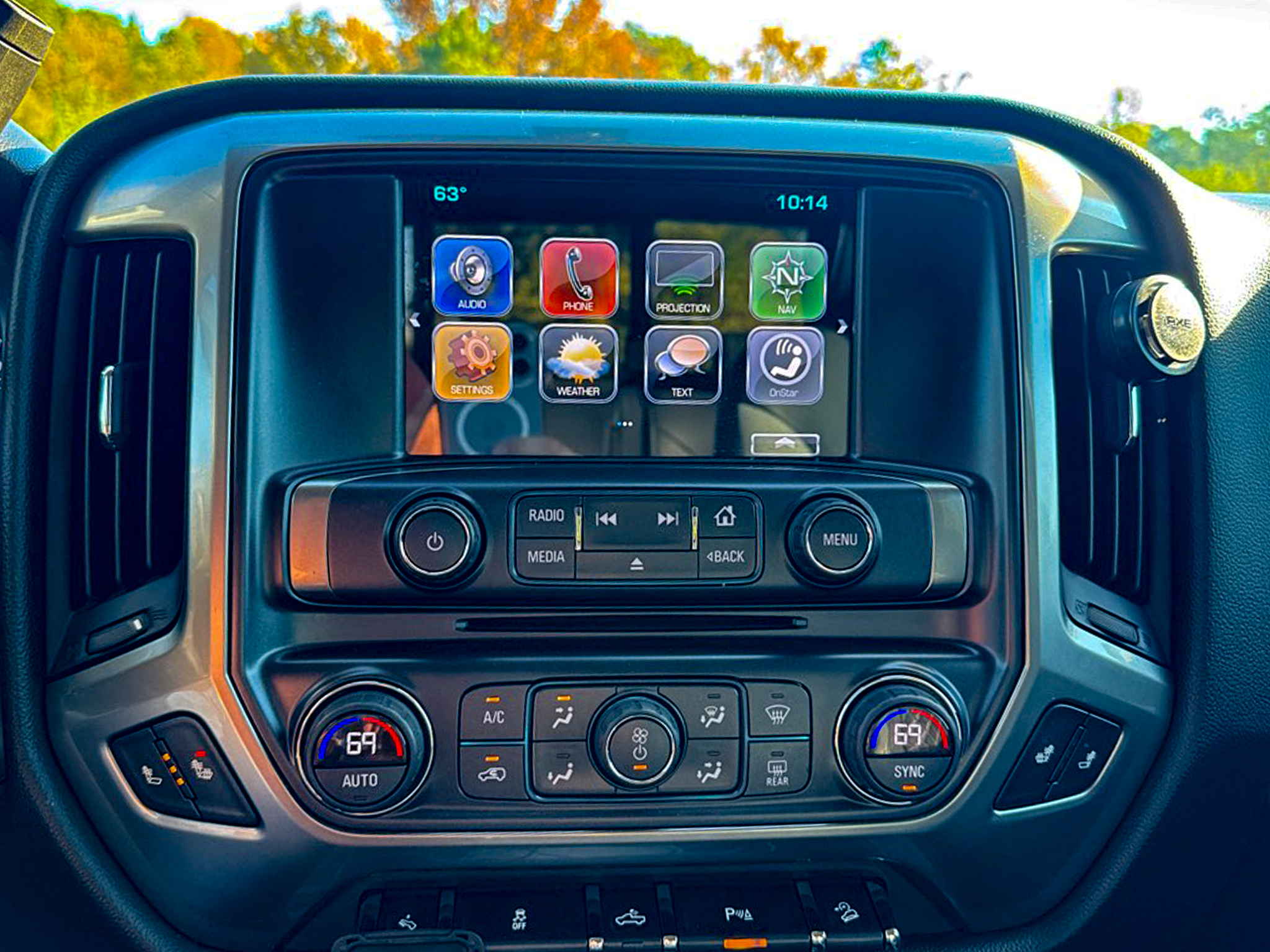 Chevrolet Silverado 1500 4WD Crew Cab 143.5" LT w/2LT 2018