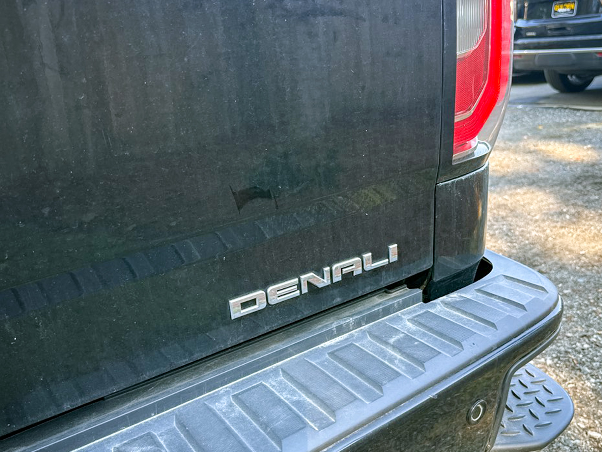 GMC Sierra 1500 4WD Crew Cab 153.0" Denali 2017