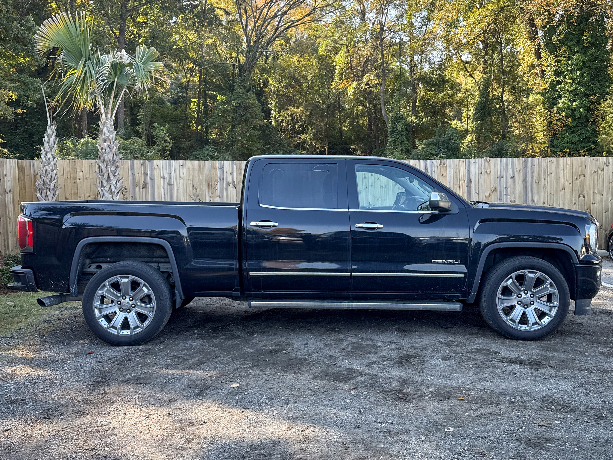 GMC Sierra 1500 4WD Crew Cab 153.0" Denali 2017