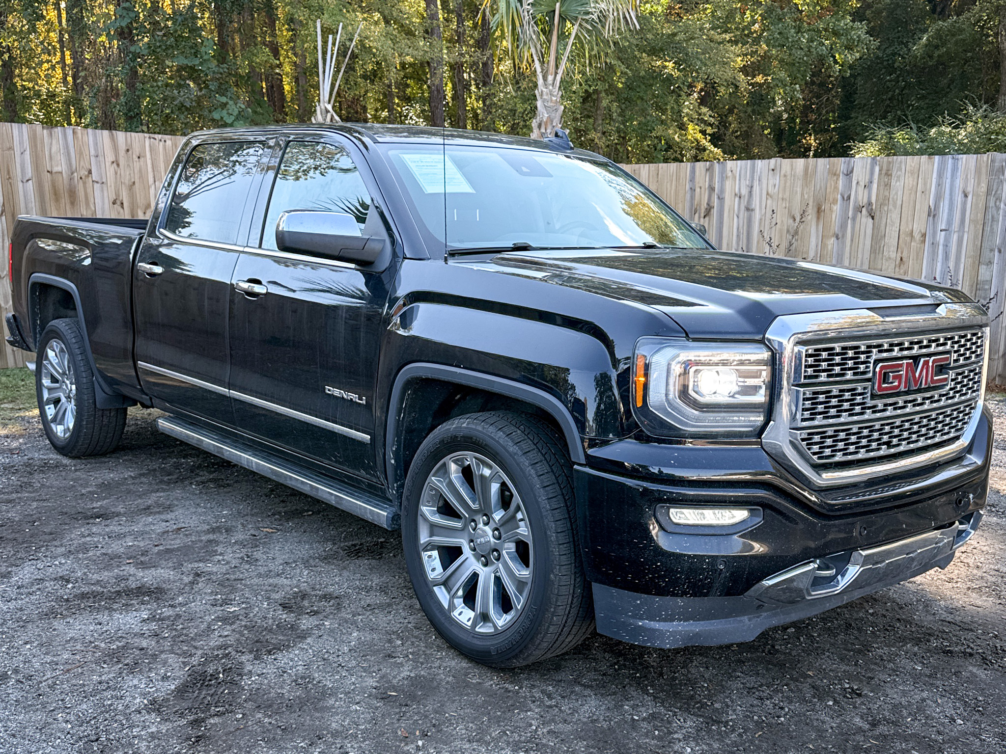 GMC Sierra 1500 4WD Crew Cab 153.0" Denali 2017