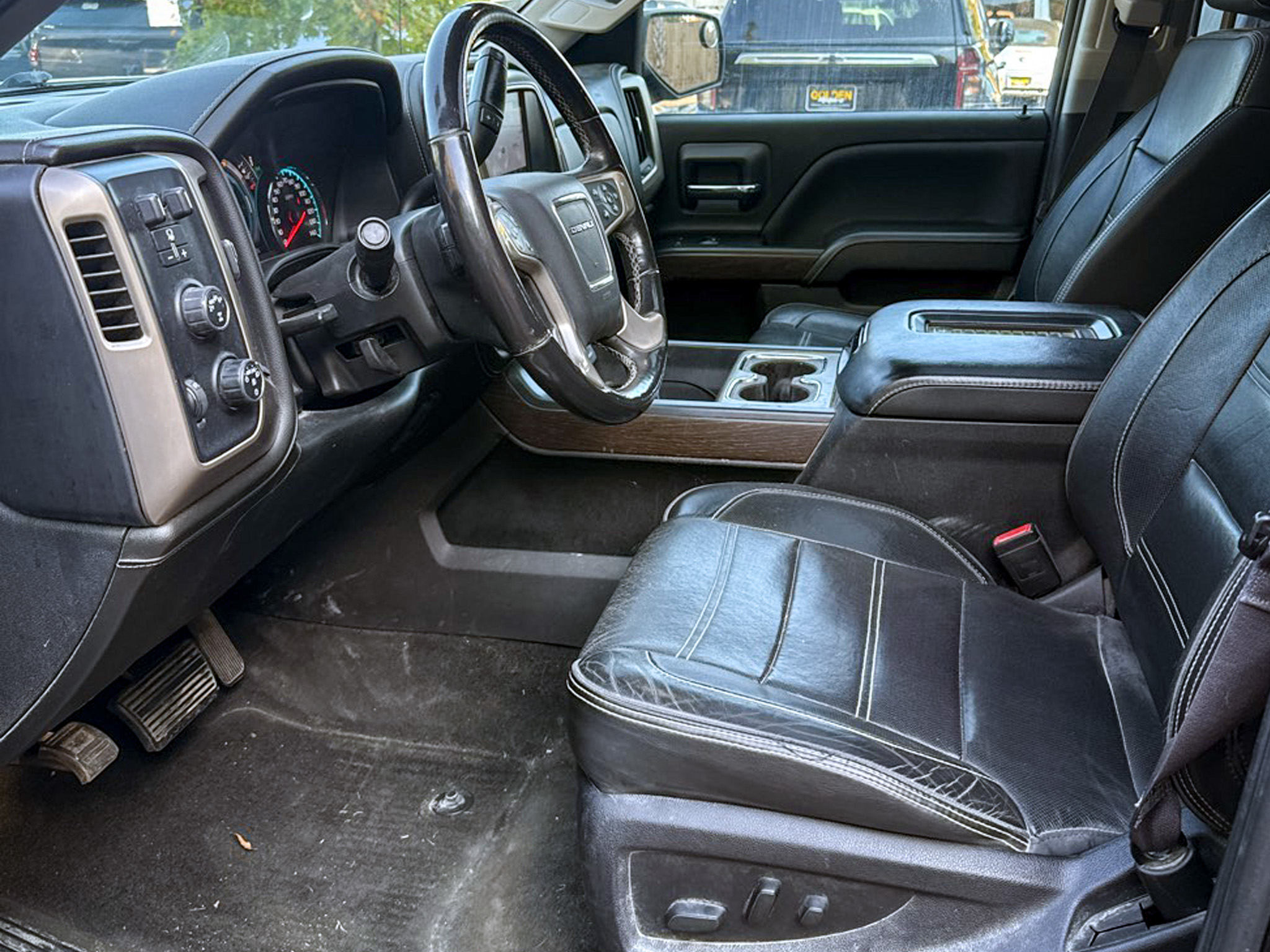GMC Sierra 1500 4WD Crew Cab 153.0" Denali 2017