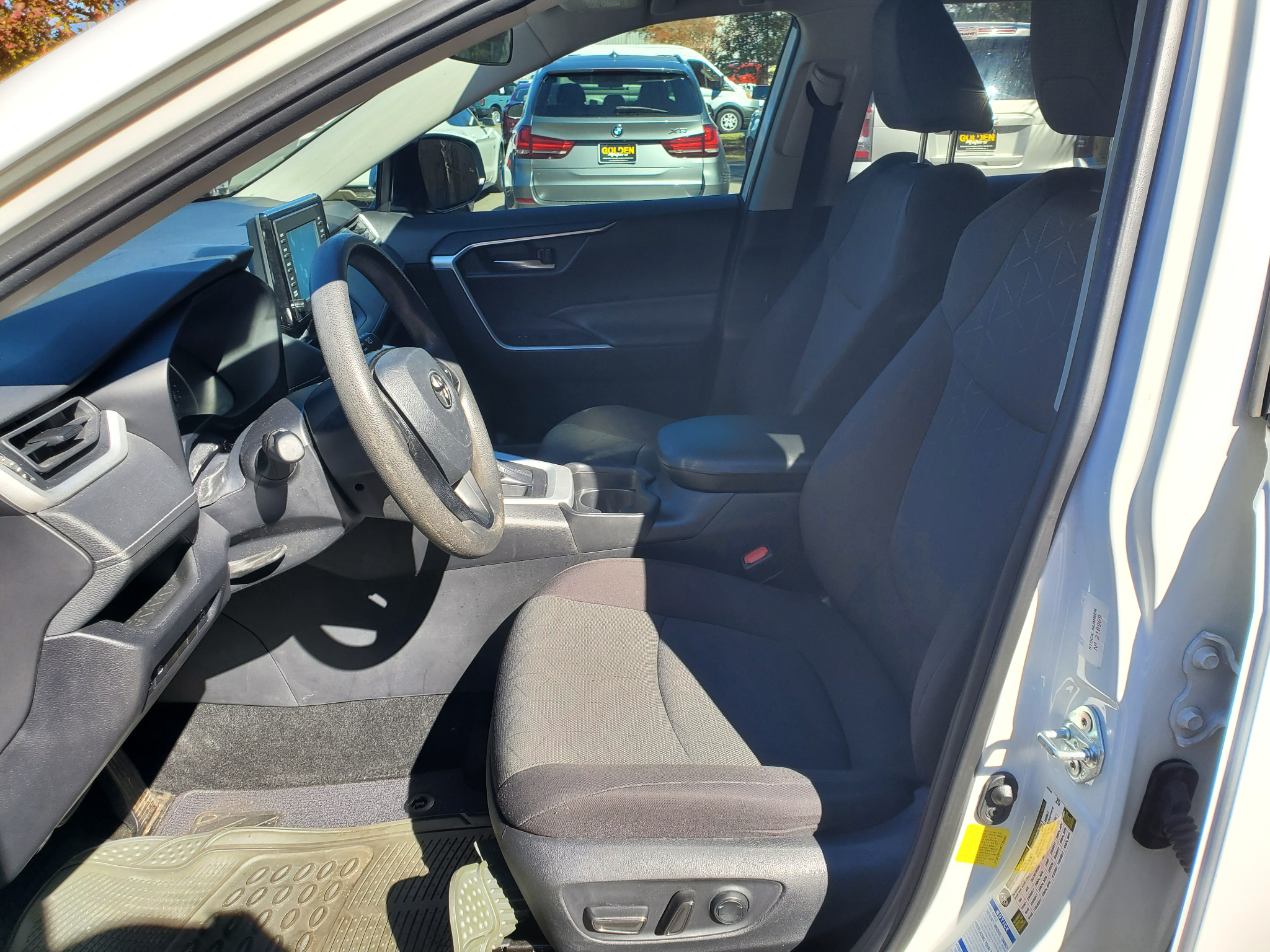 Toyota RAV4 XLE AWD (Natl) 2021