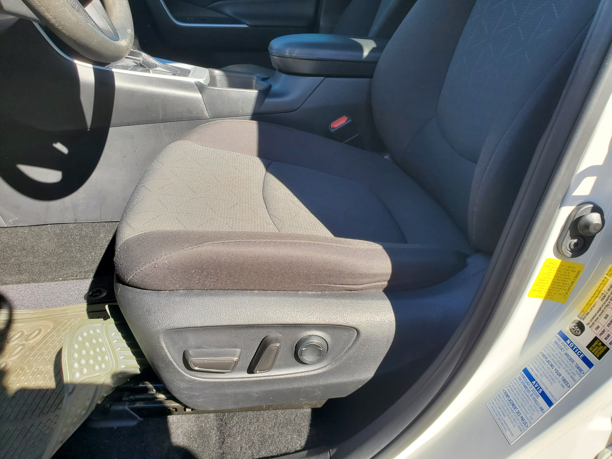 Toyota RAV4 XLE AWD (Natl) 2021