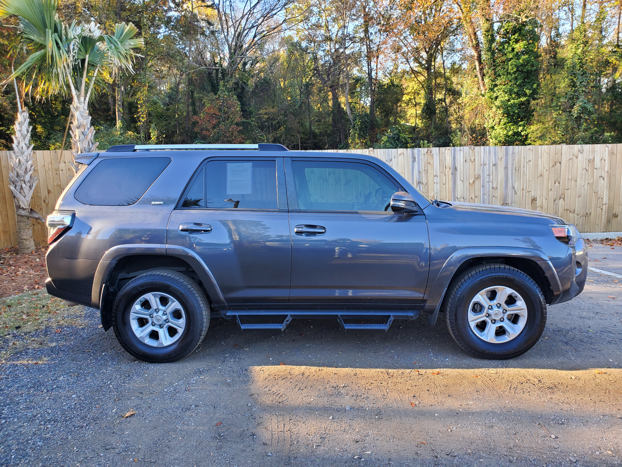 Toyota 4Runner SR5 2WD (Natl) 2020