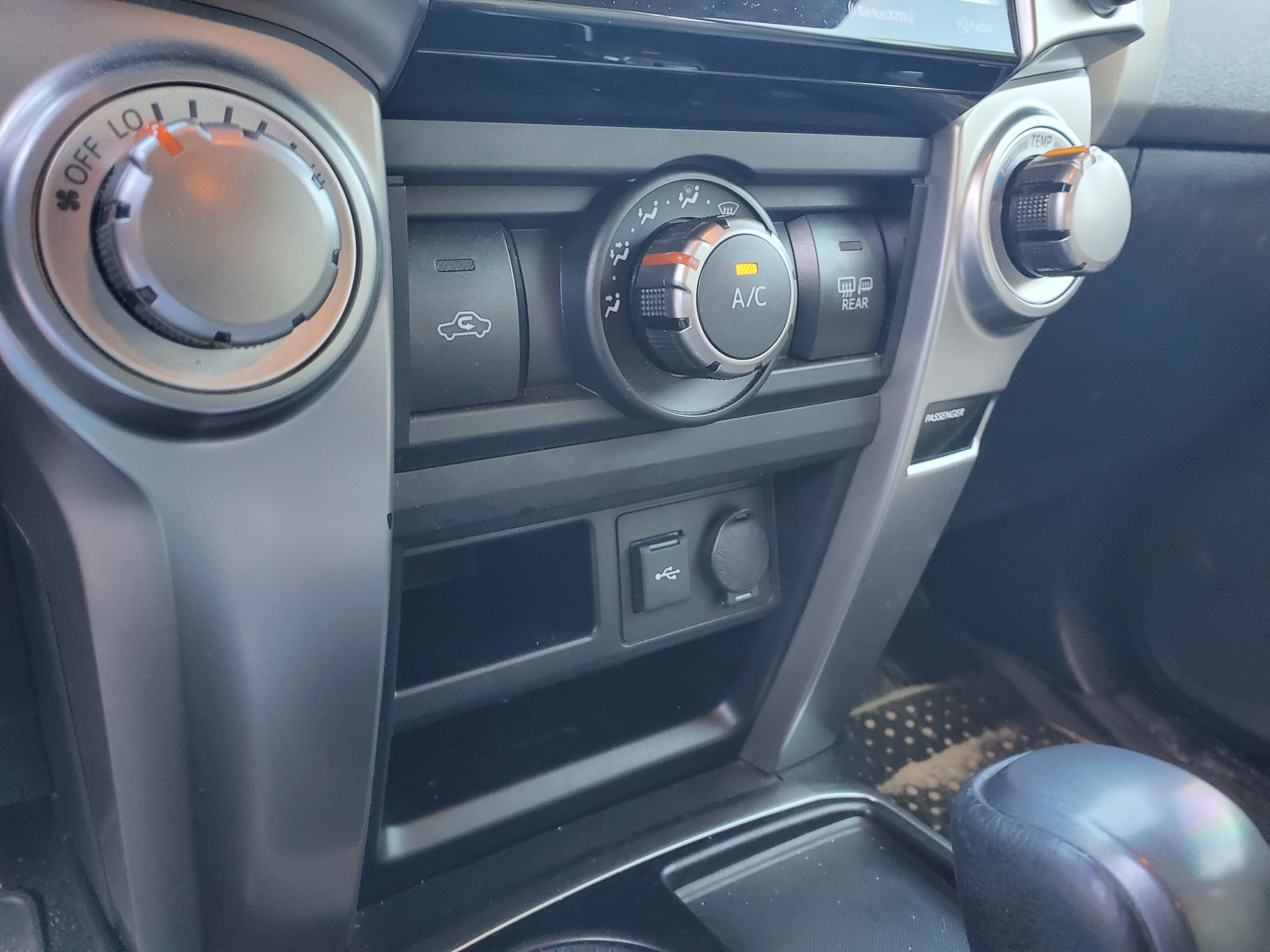 Toyota 4Runner SR5 2WD (Natl) 2020