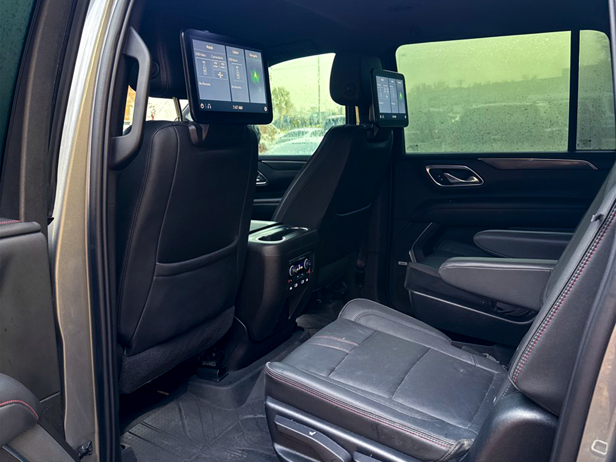 Chevrolet Suburban  2021