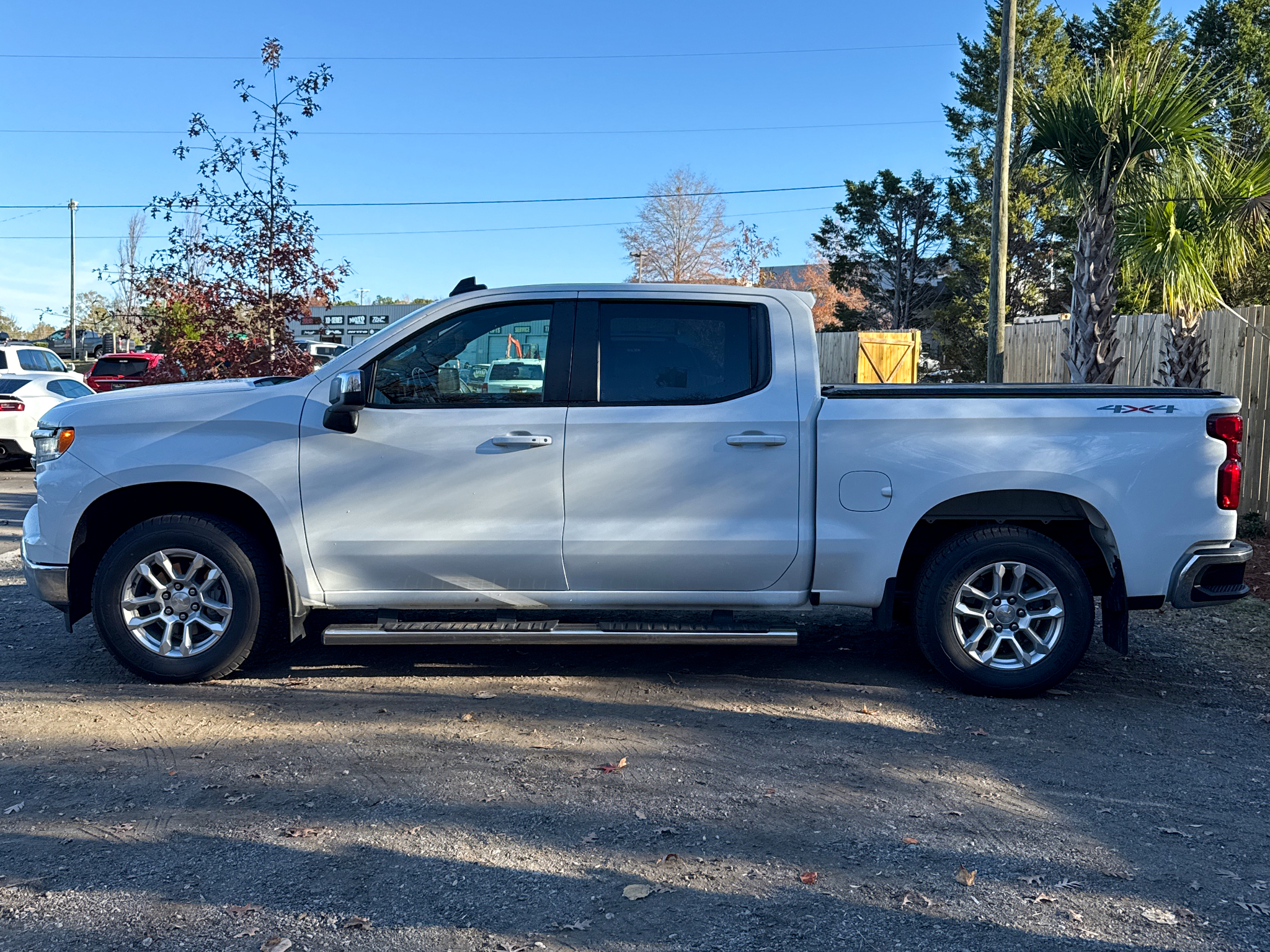 Chevrolet Silverado 1500 4WD Crew Cab 147" LT w/1LT 2023
