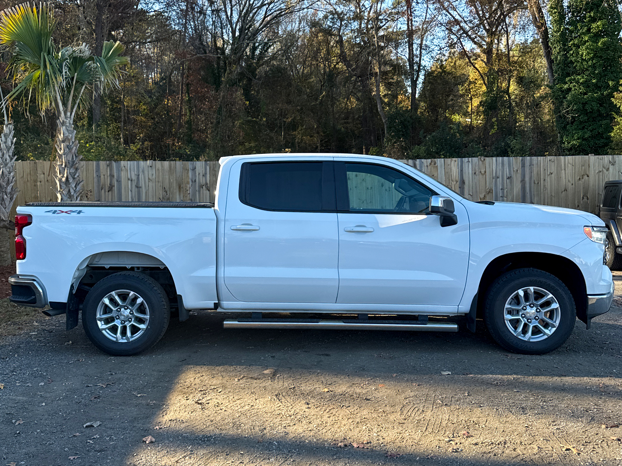 Chevrolet Silverado 1500 4WD Crew Cab 147" LT w/1LT 2023