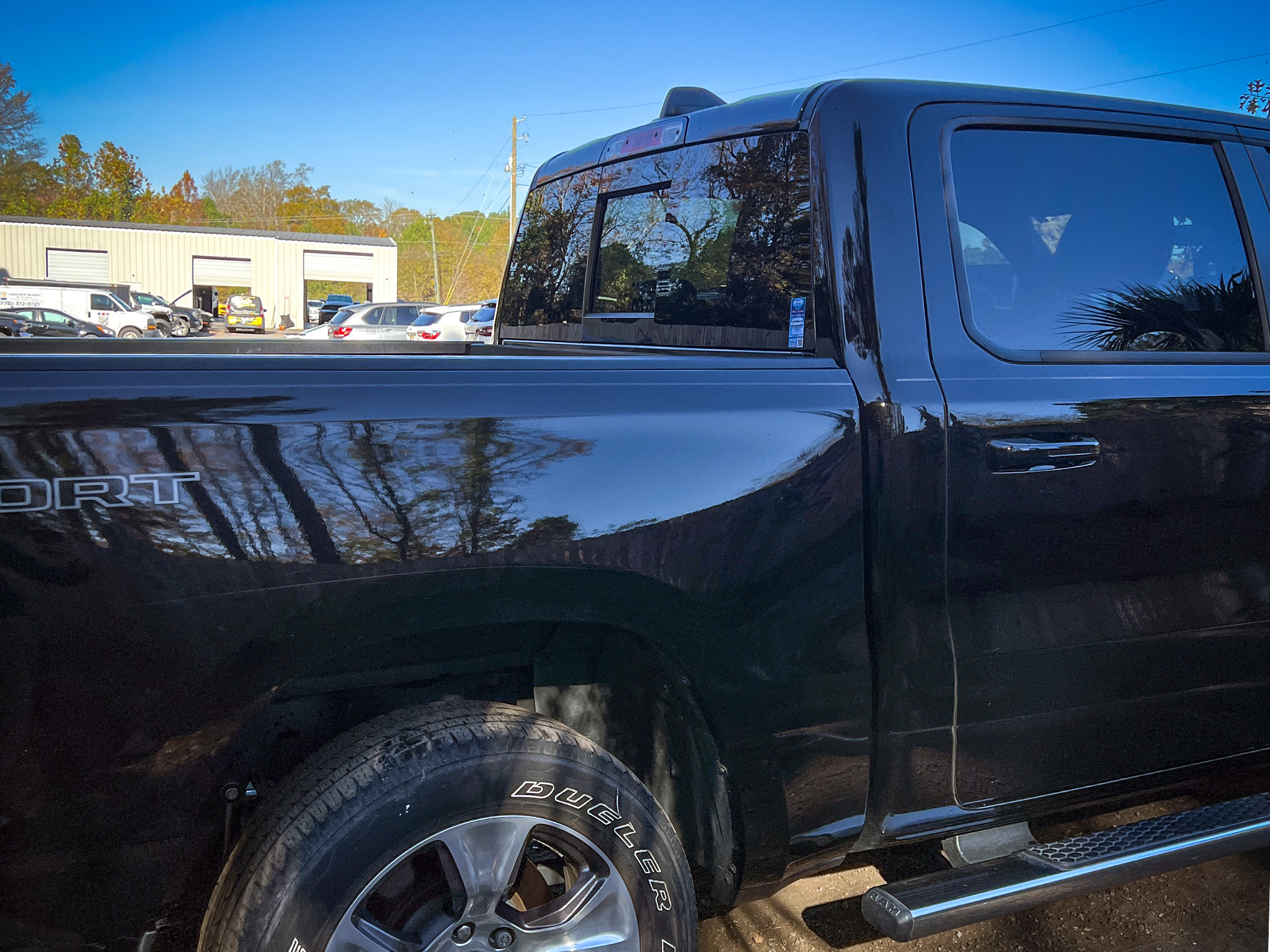 RAM 1500 Laramie 4x4 Crew Cab 5'7" Box 2023