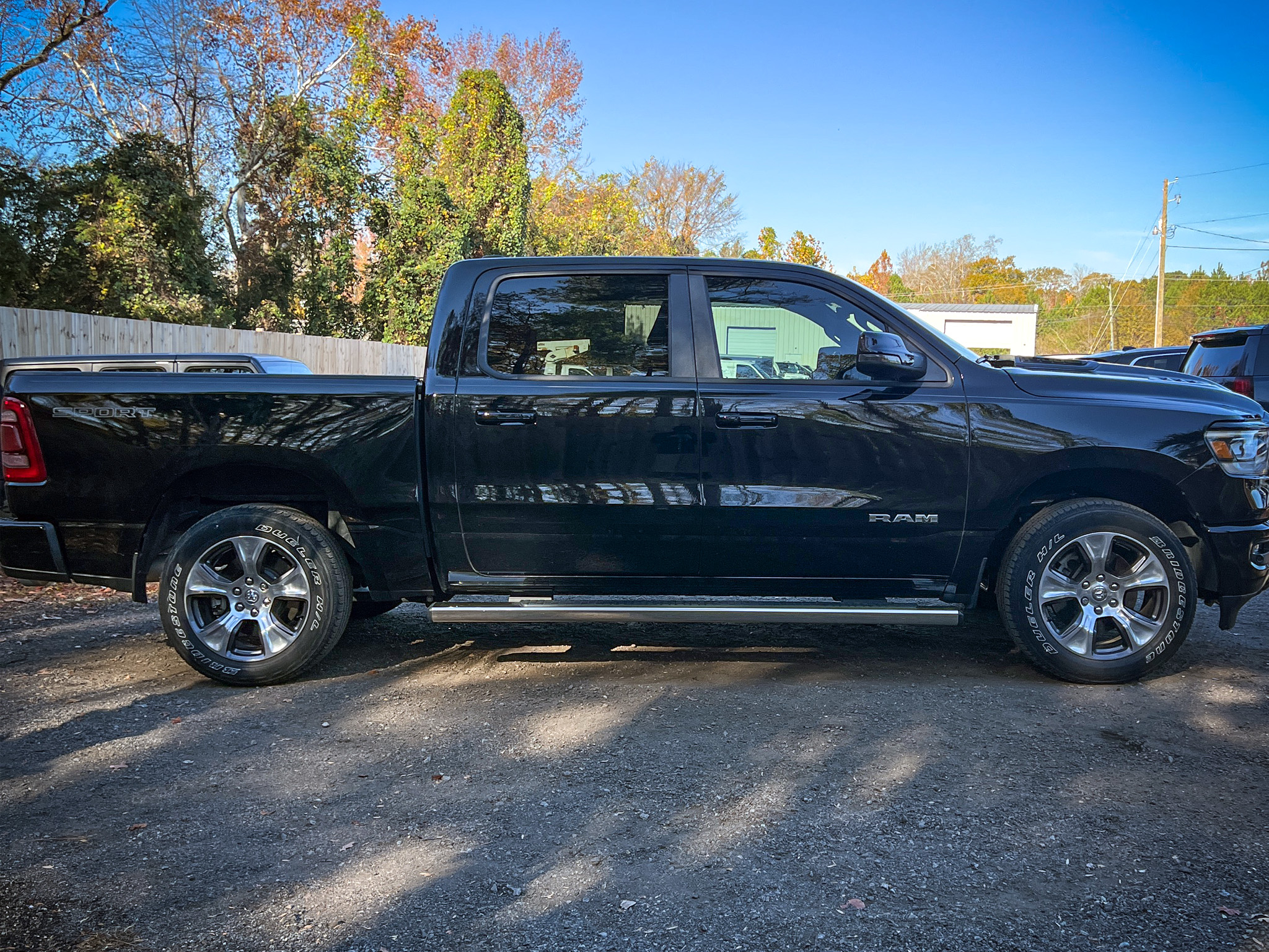RAM 1500 Laramie 4x4 Crew Cab 5'7" Box 2023